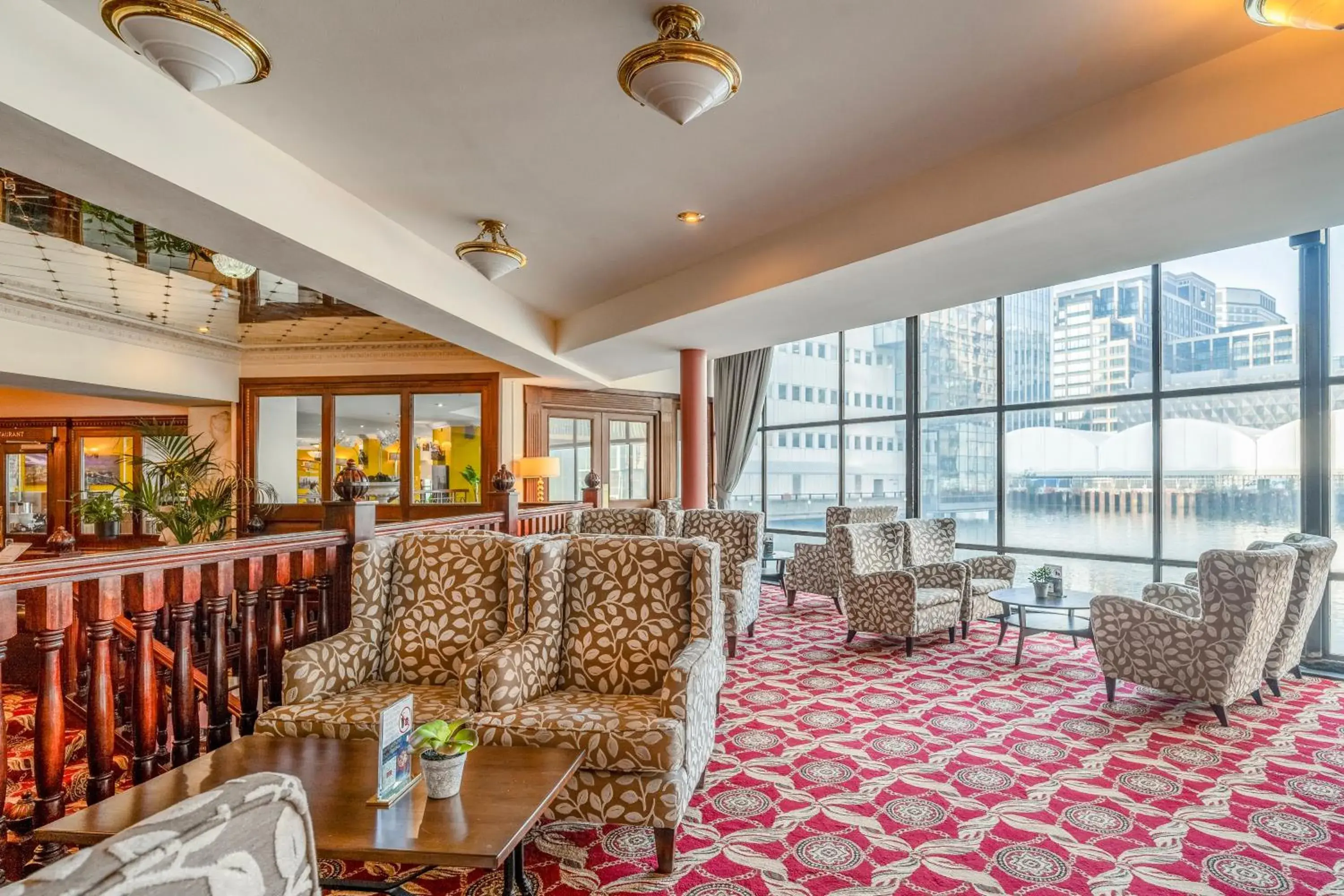 Lounge or bar in Britannia International Hotel Canary Wharf Lounge or bar in Britannia International Hotel Canary Wharf