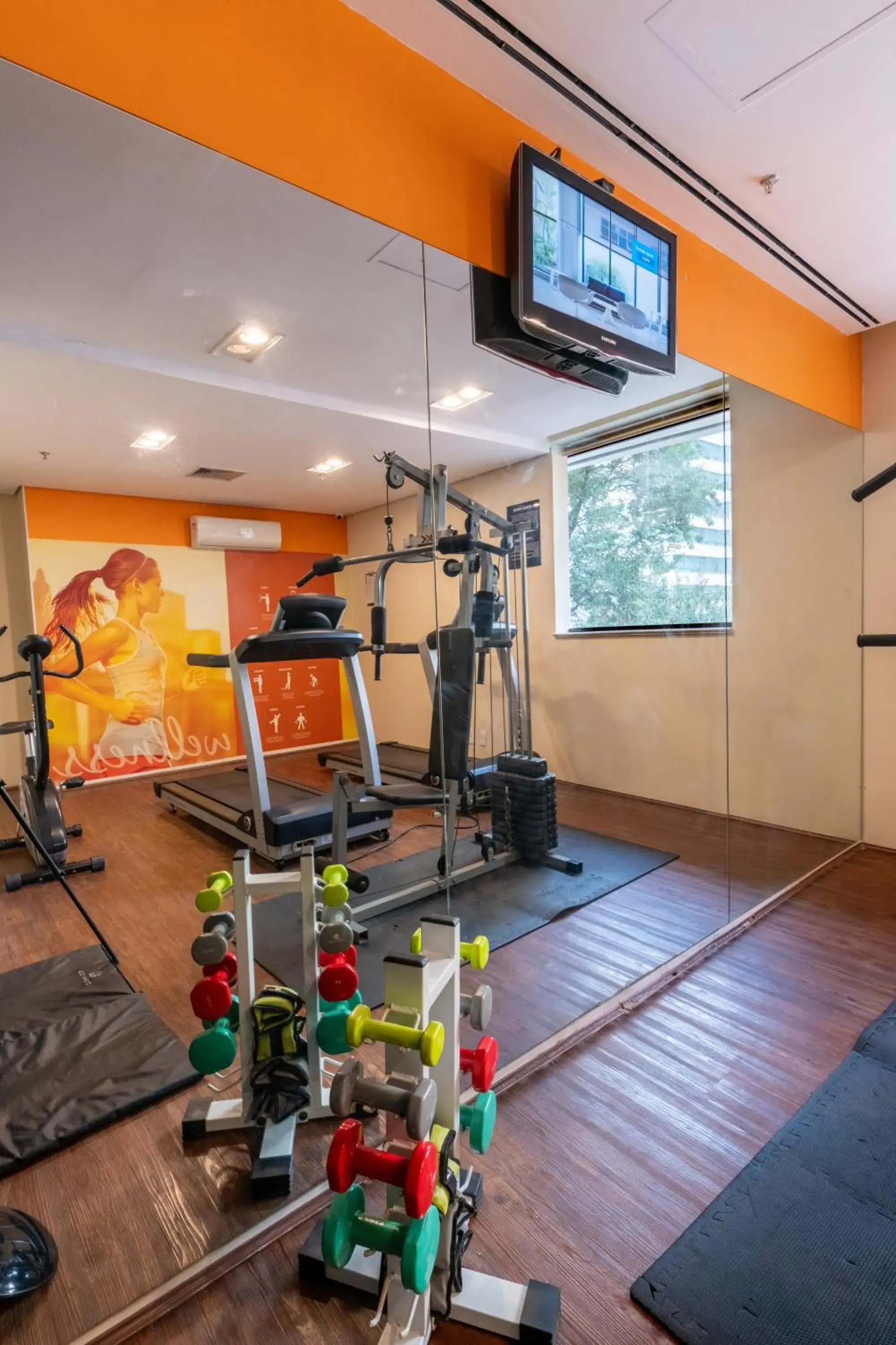 Fitness centre/facilities in Intercity Interative São Paulo Jardins Fitness centre/facilities in Intercity Interative São Paulo Jardins