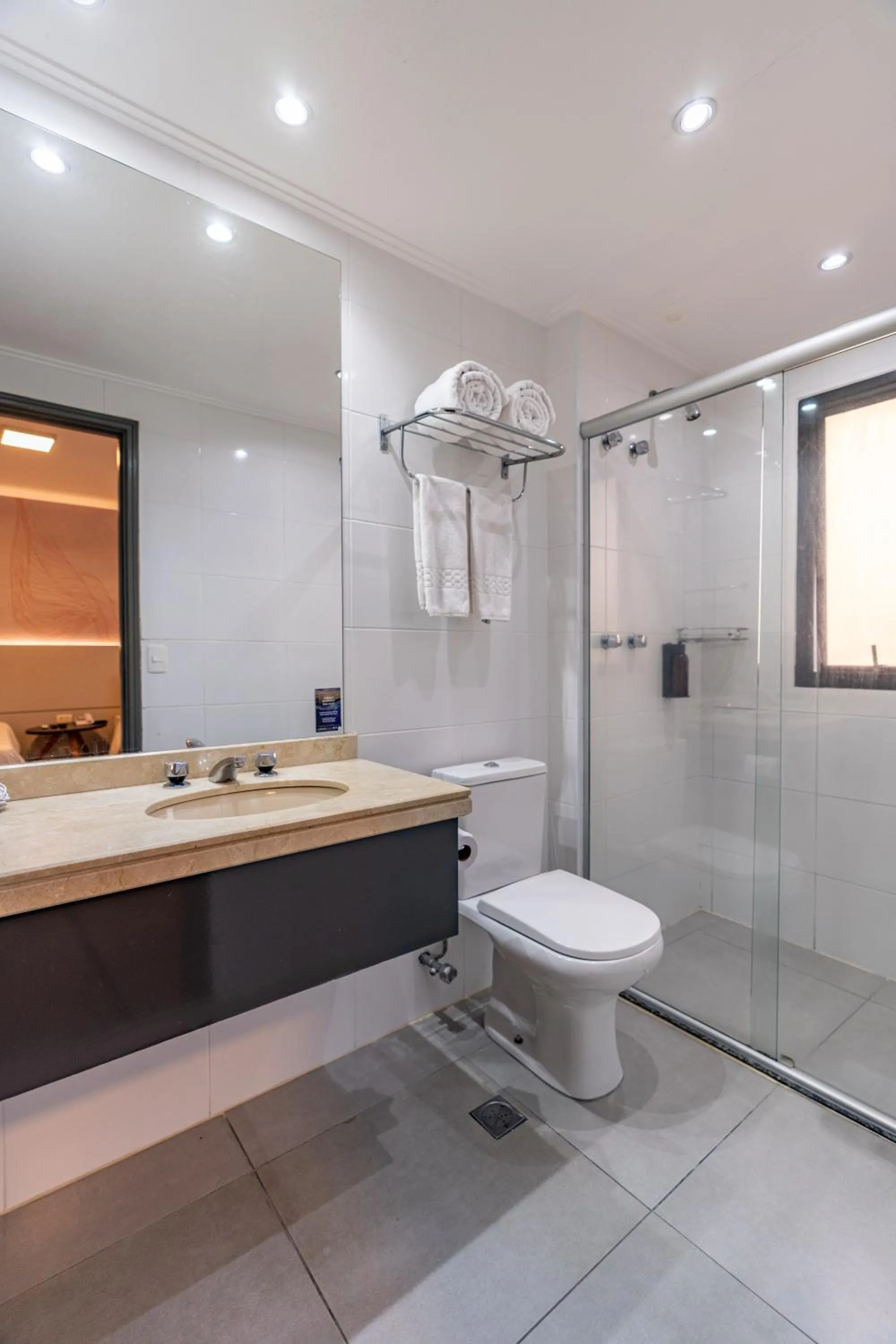 Bathroom in Intercity Interative São Paulo Jardins