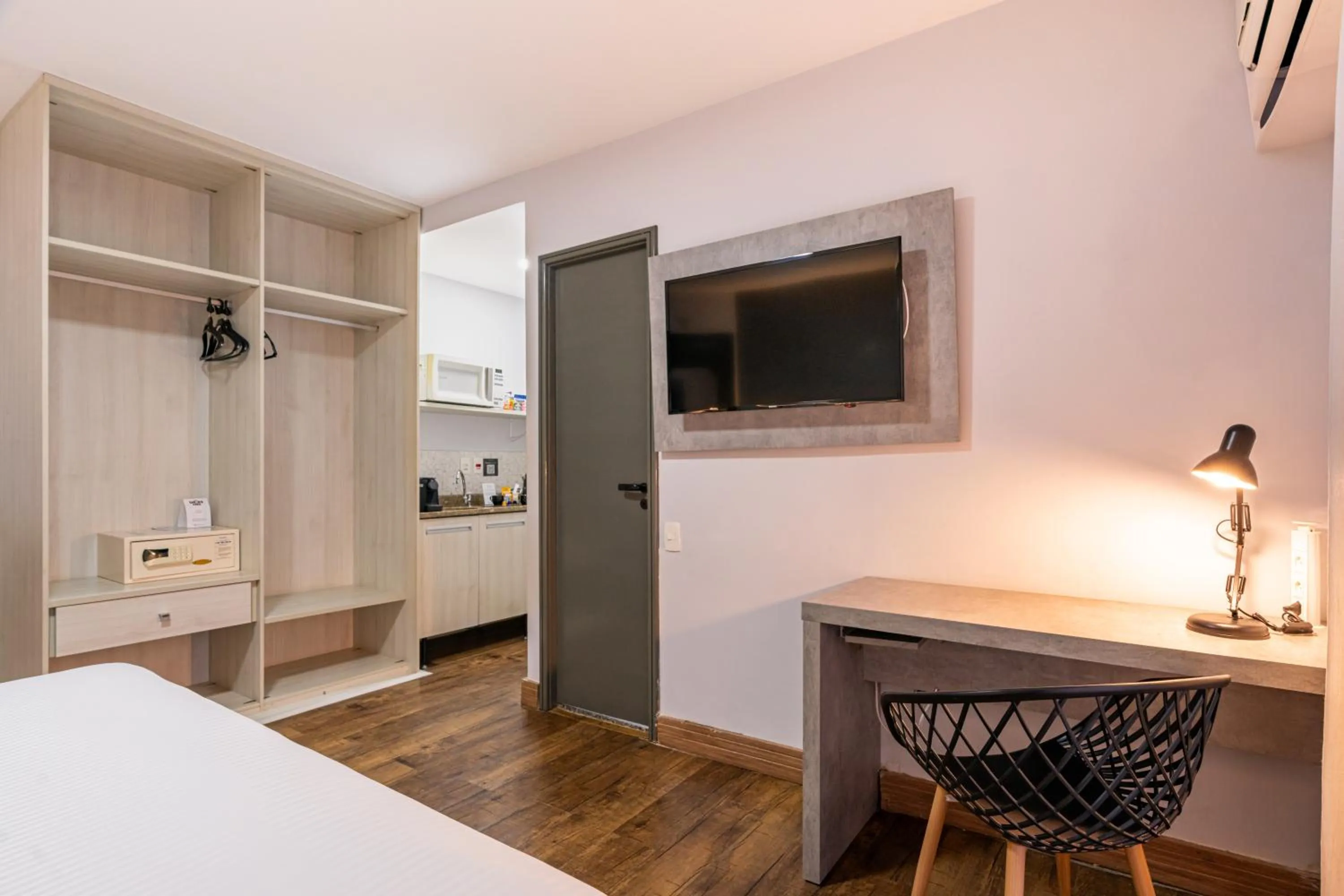 Bedroom, Bed in Intercity Interative São Paulo Jardins