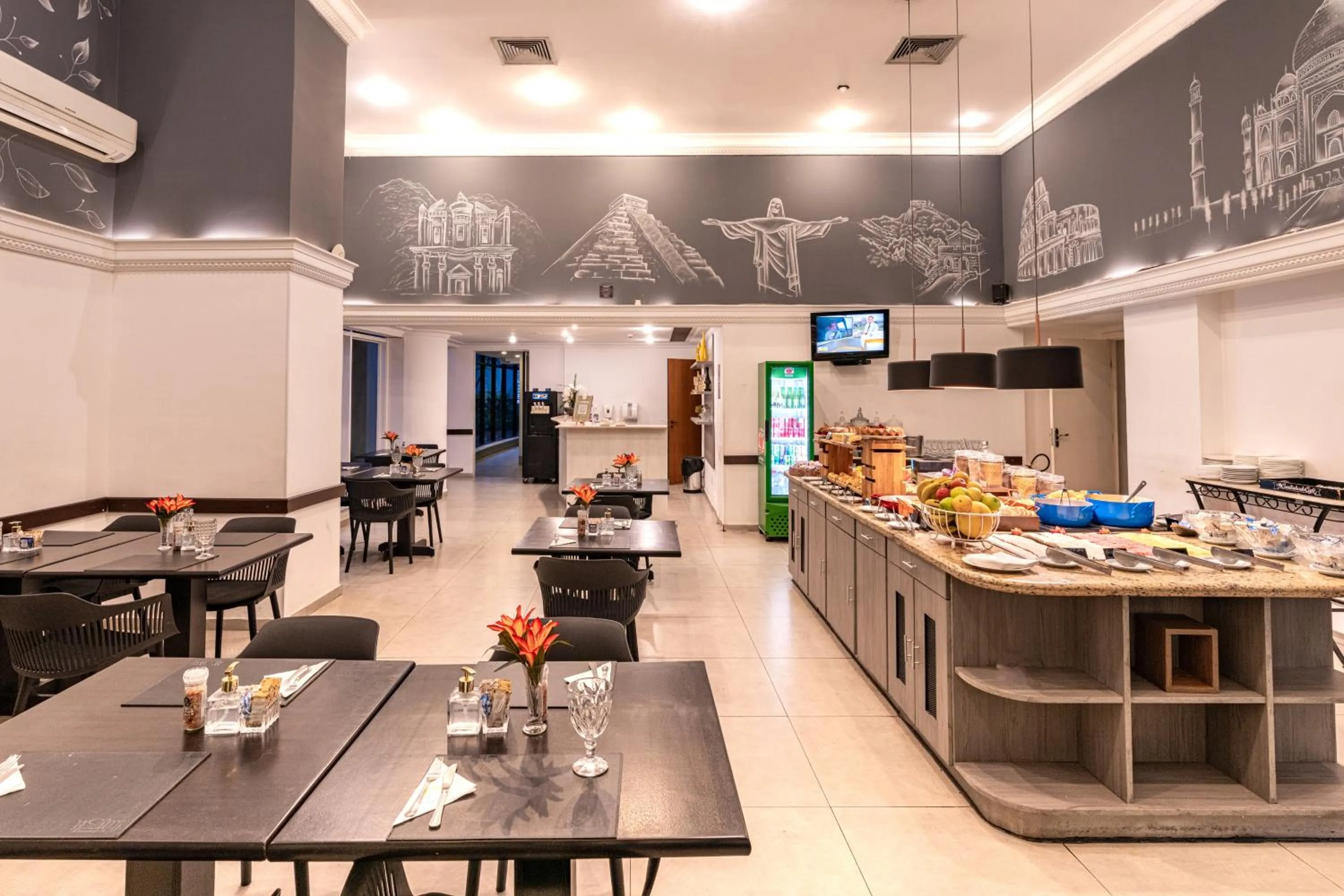 Restaurant/places to eat in Intercity Interative São Paulo Jardins