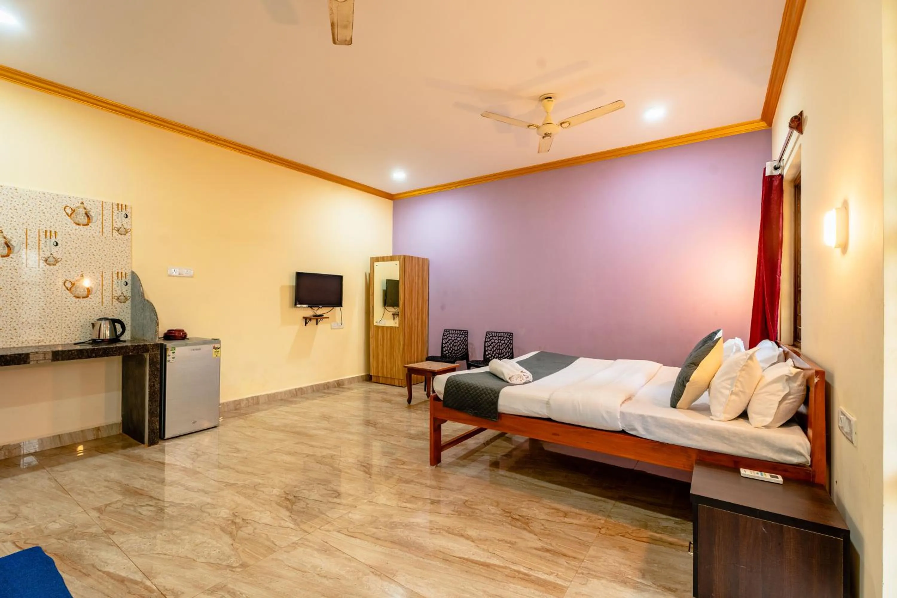 Bed in Tropical Beach Walk