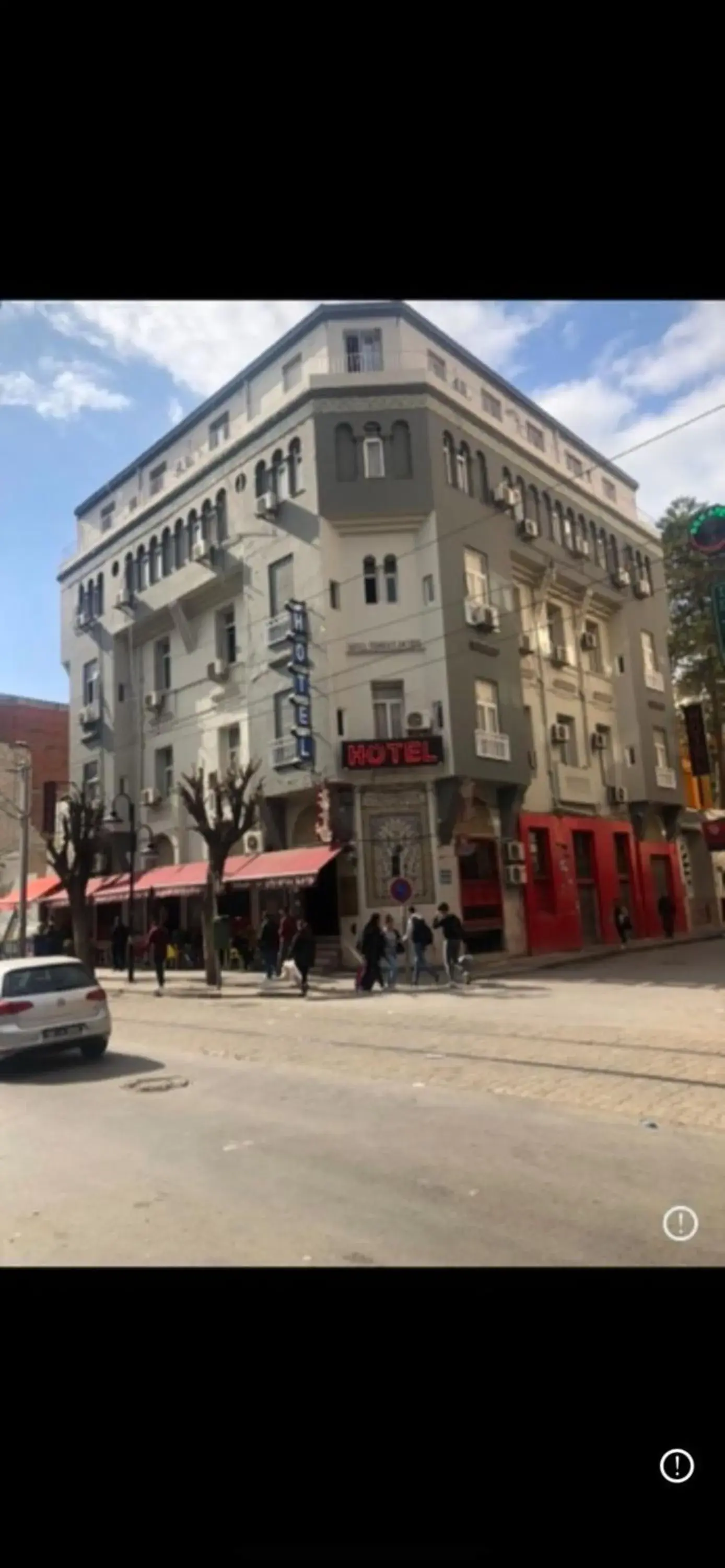 Property building in Hotel Transatlantique Tunis Property building in Hotel Transatlantique Tunis