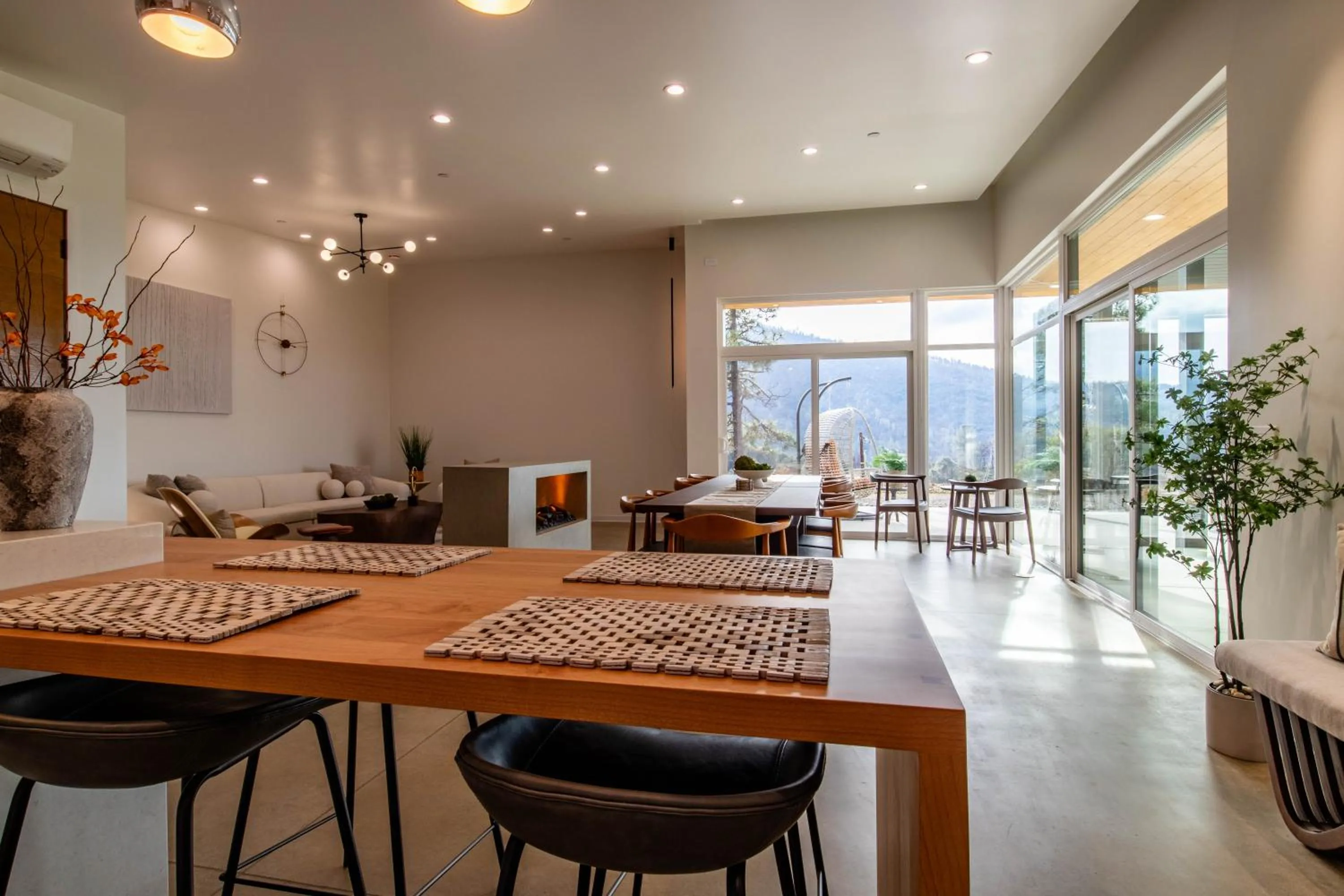 Living room in Horizon by Yosemite