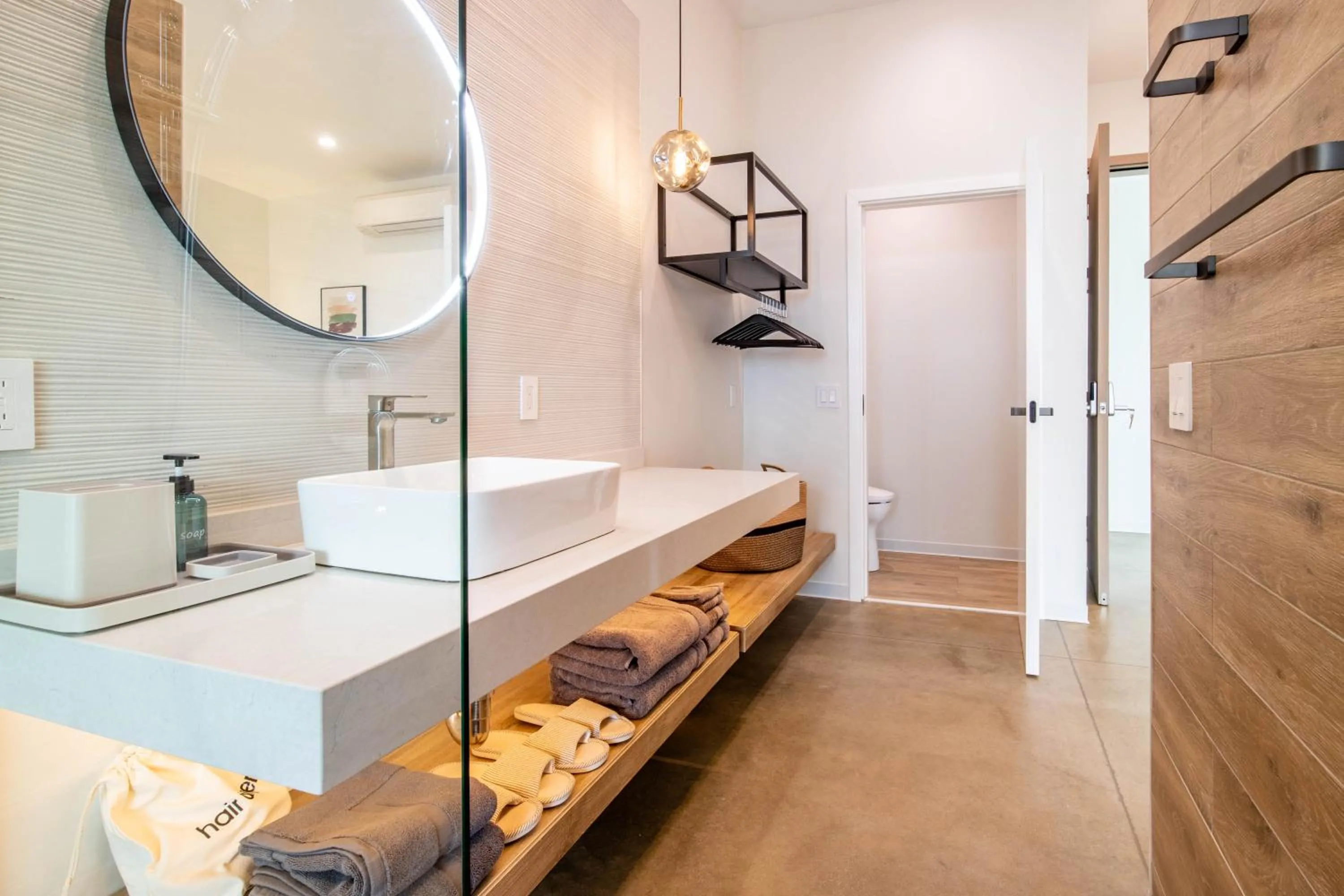 Bathroom in Horizon by Yosemite