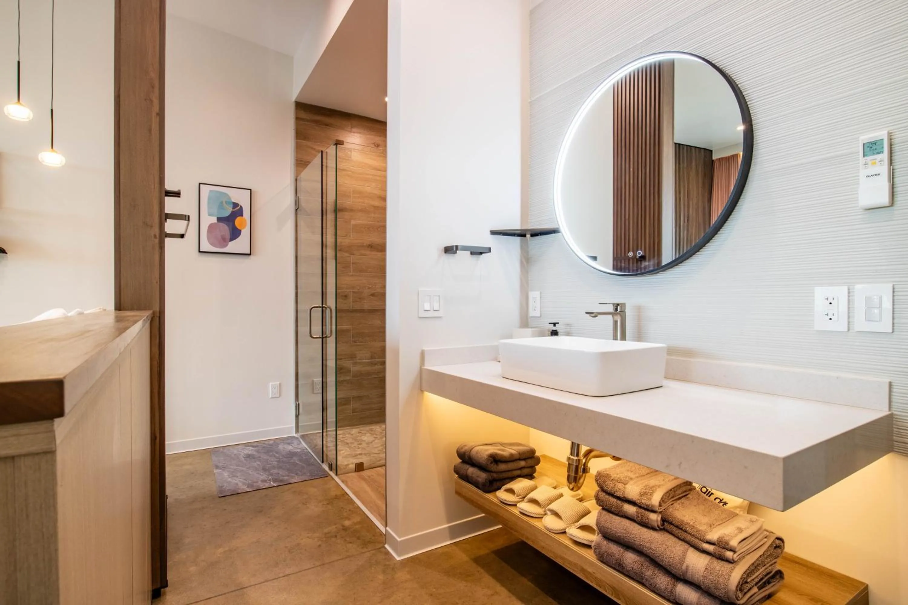 Bathroom in Horizon by Yosemite