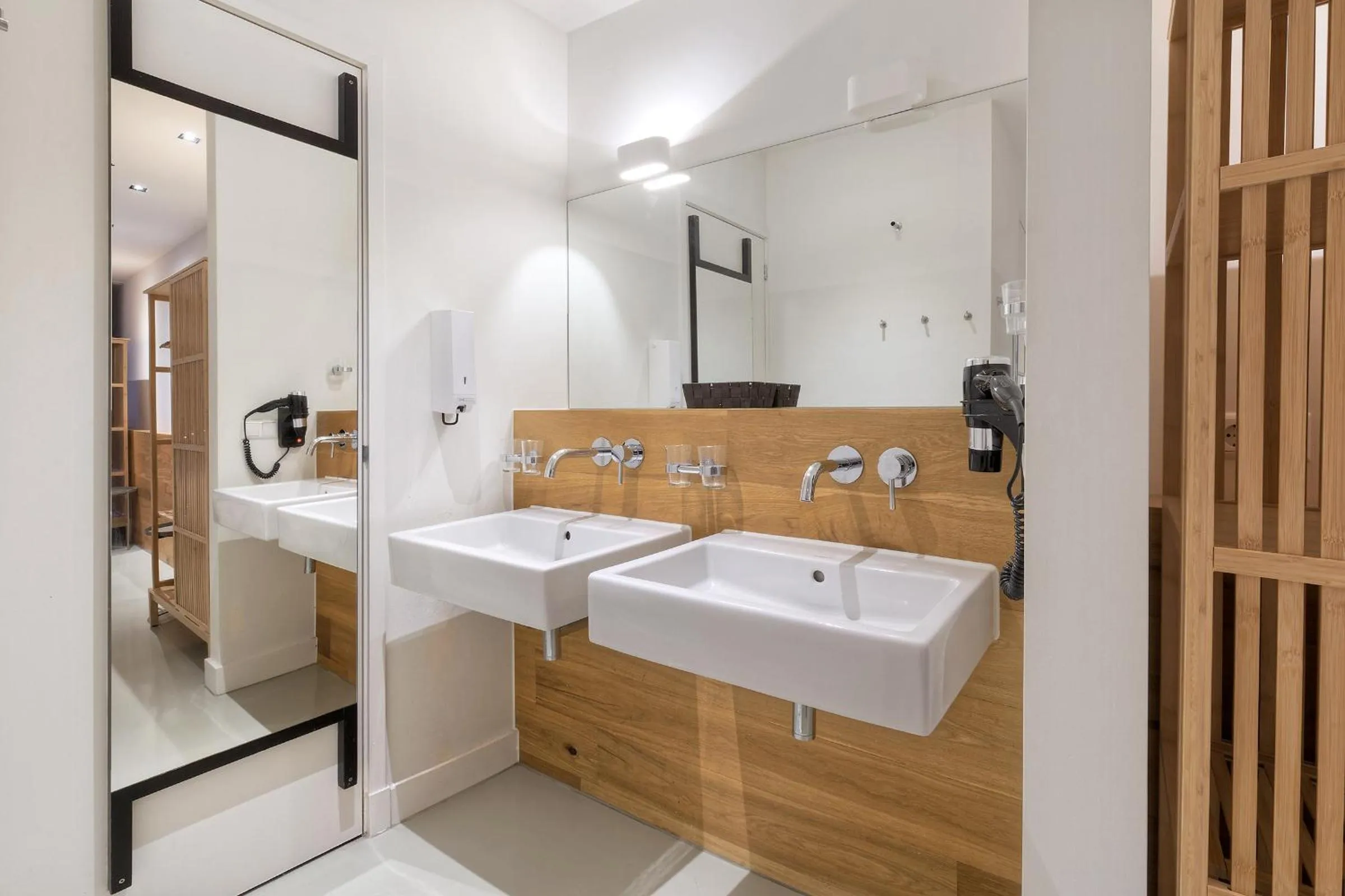 Marnix360apartments The Mansion Suites