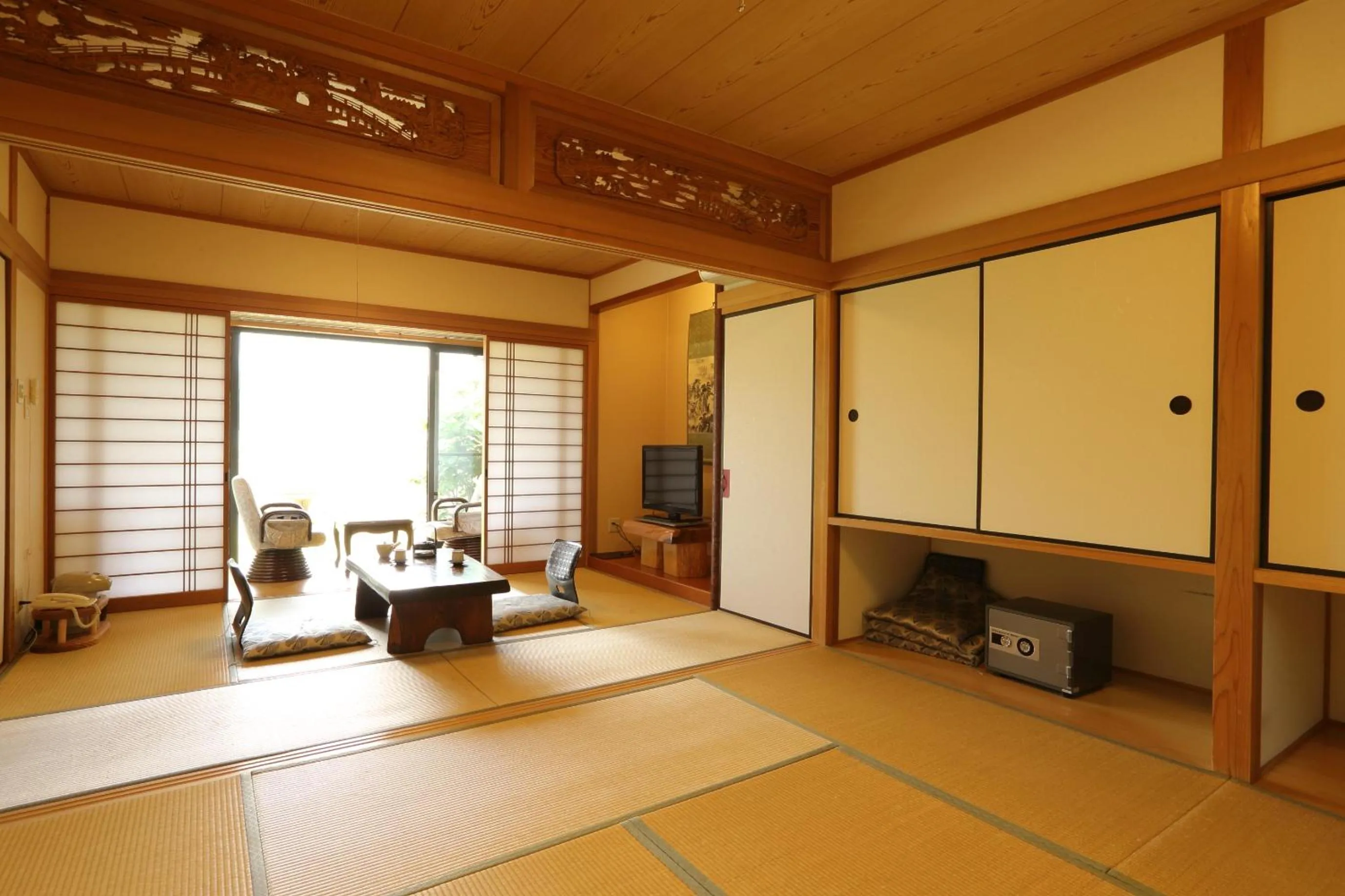 Photo of the whole room in Tawarayama Onsen Ryokan Minawa