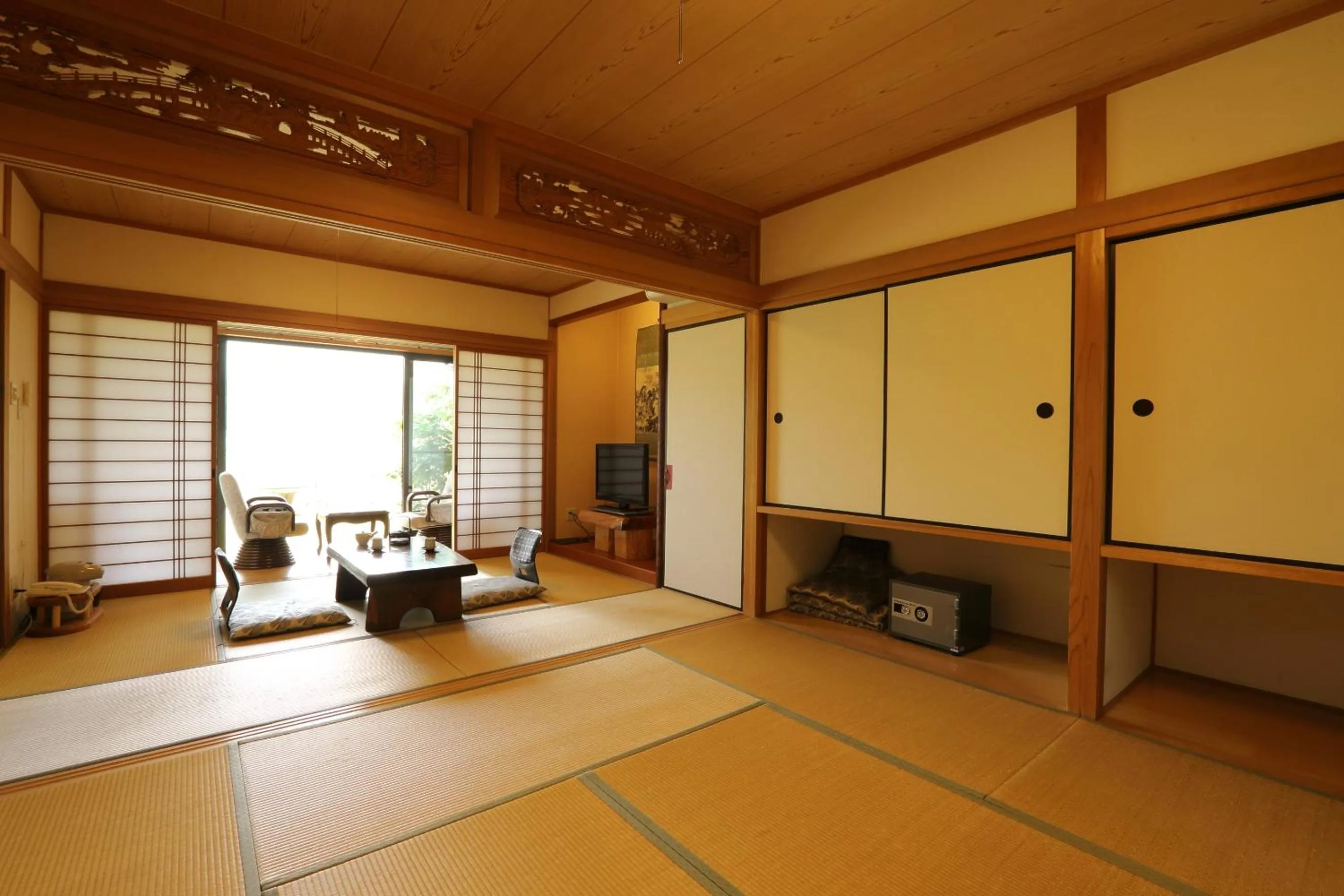 Photo of the whole room in Tawarayama Onsen Ryokan Minawa