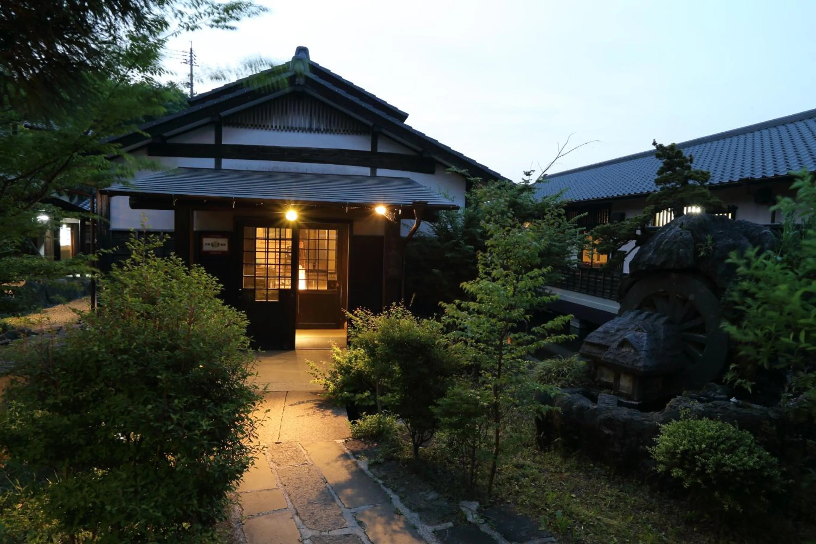 Facade/entrance in Tawarayama Onsen Ryokan Minawa
