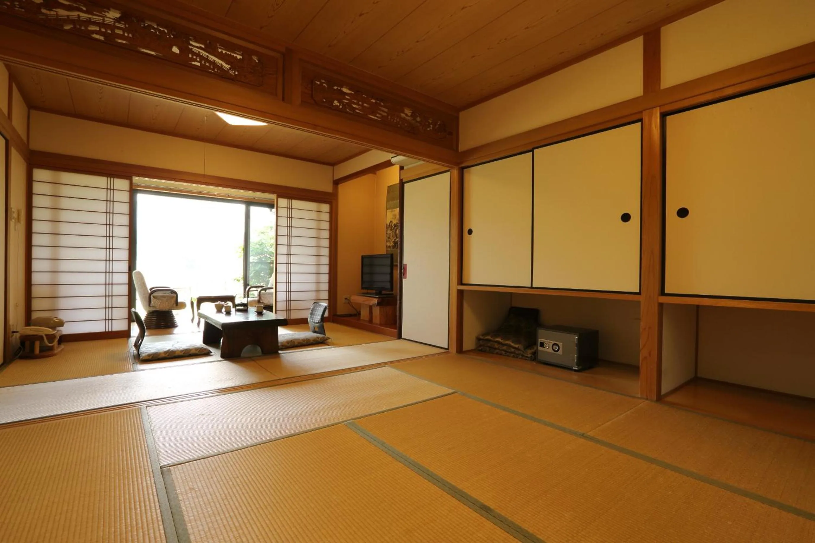 Photo of the whole room in Tawarayama Onsen Ryokan Minawa