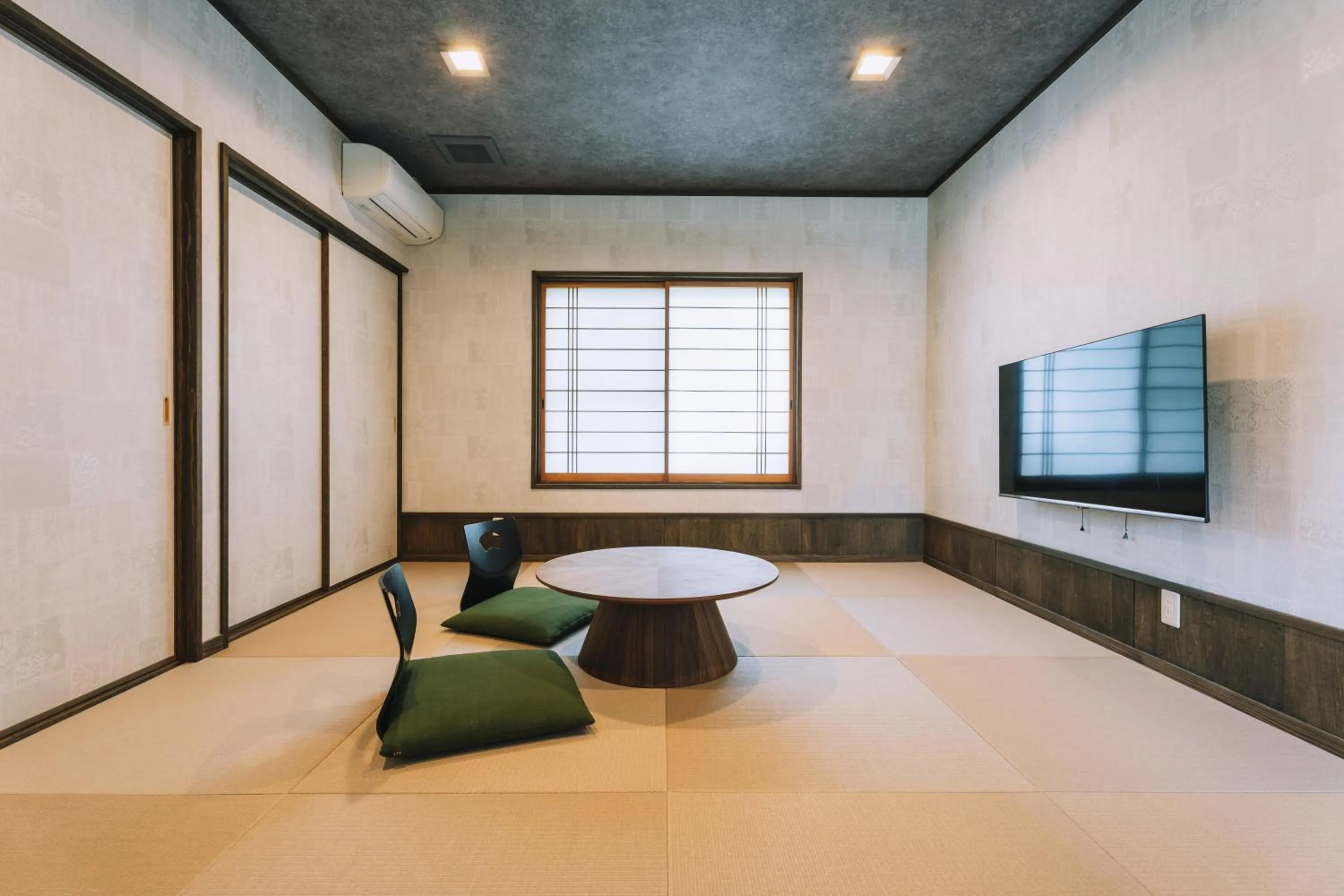 Living room in Tawarayama Onsen Ryokan Minawa