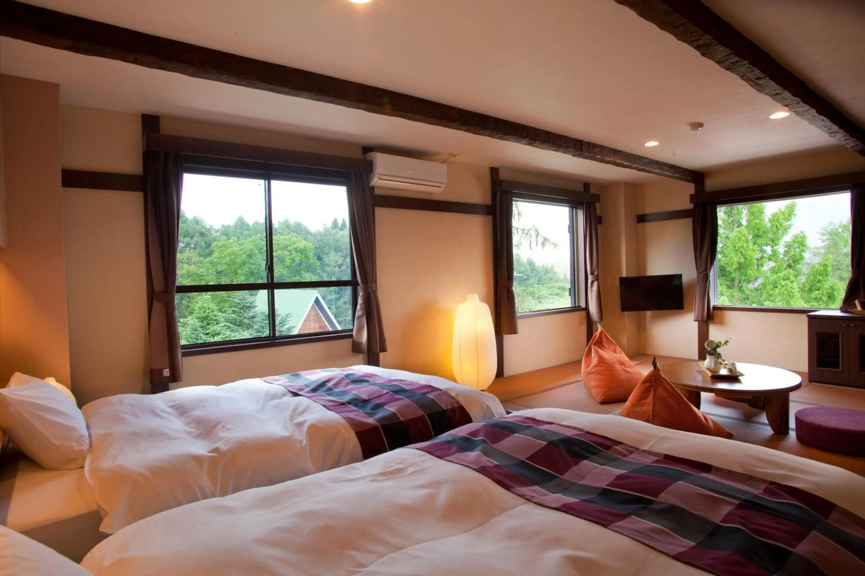 Photo of the whole room, Bed in Hotel Hakuba Berghaus