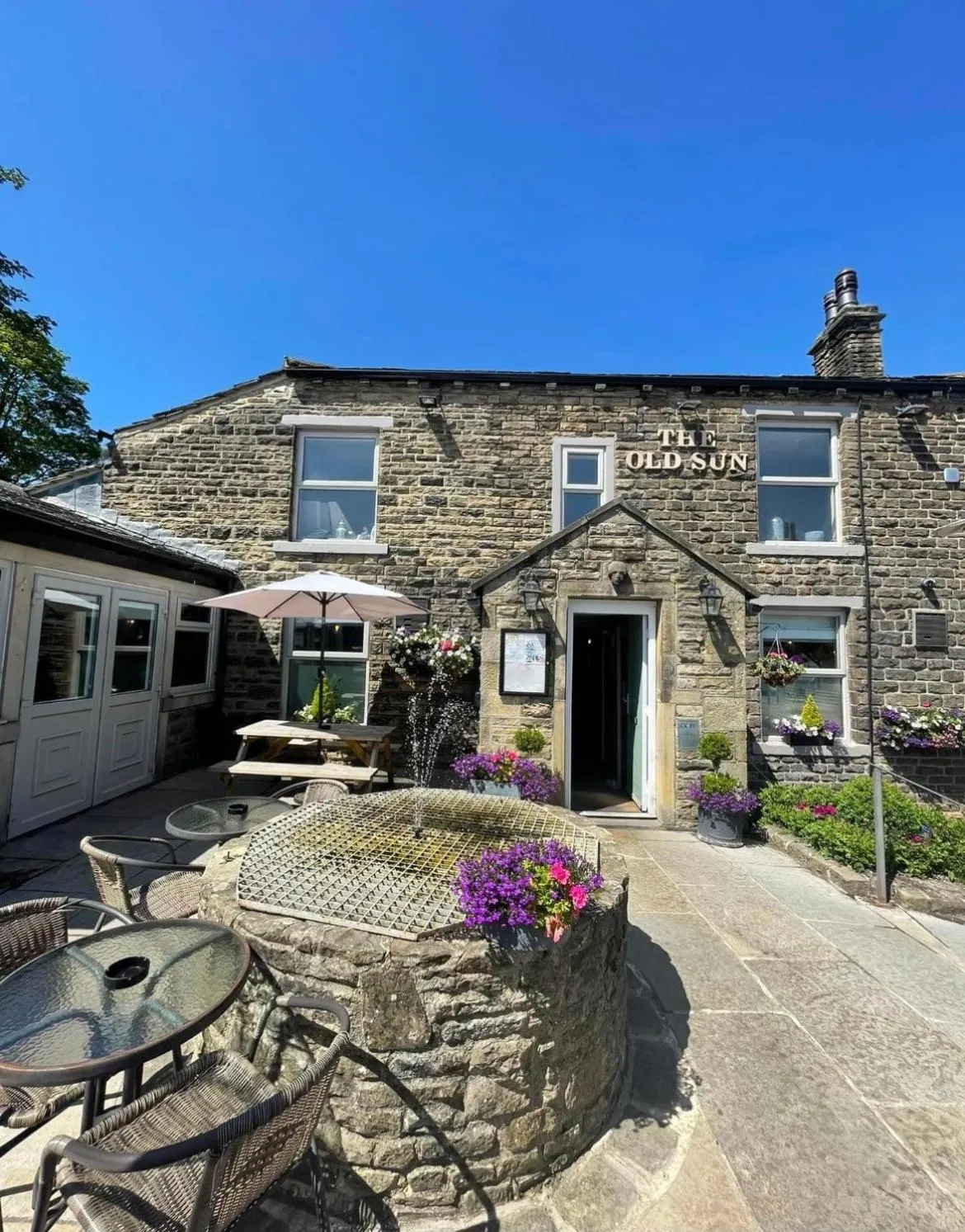 Old Sun Inn