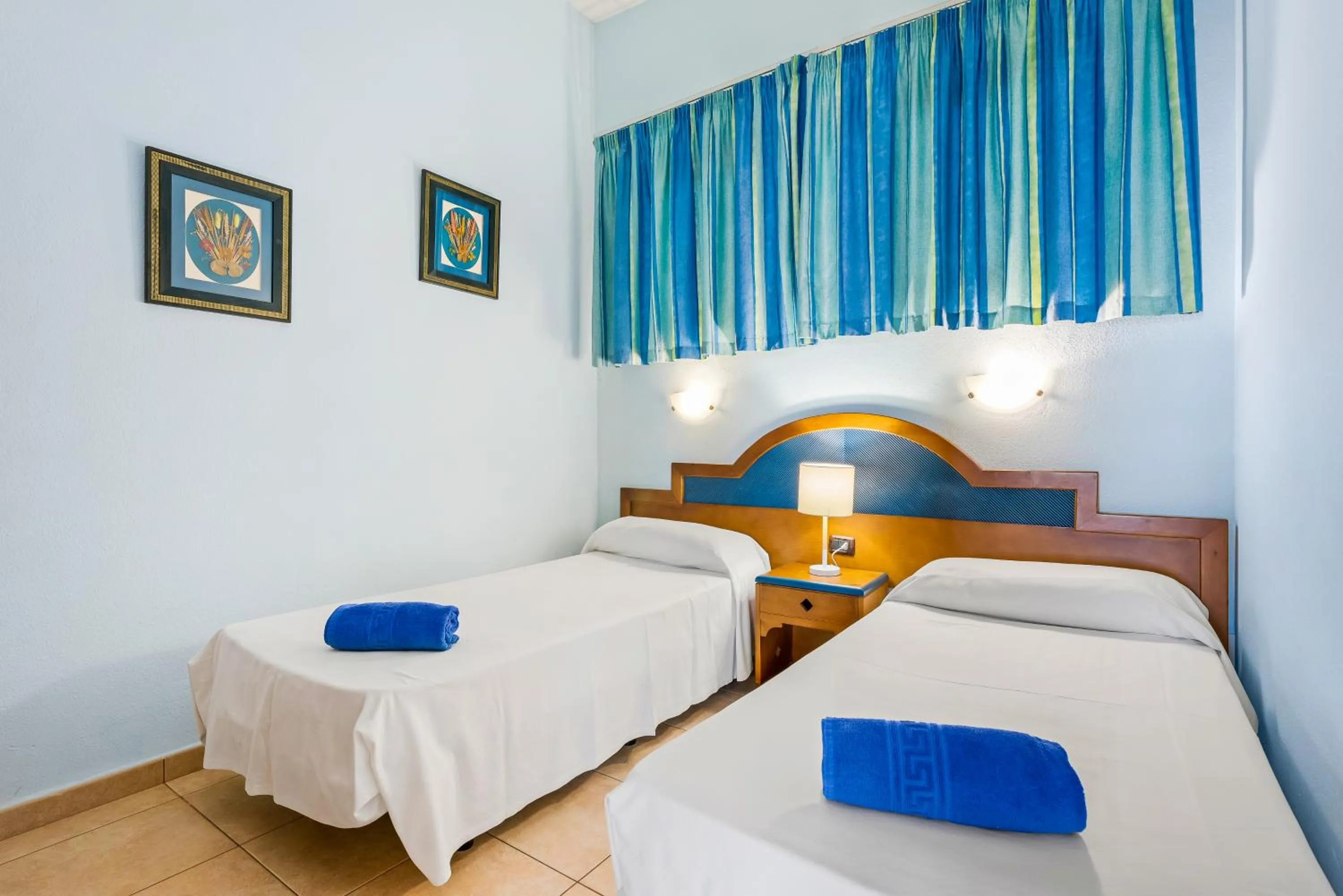 Bedroom, Bed in Club Tenerife Apartments