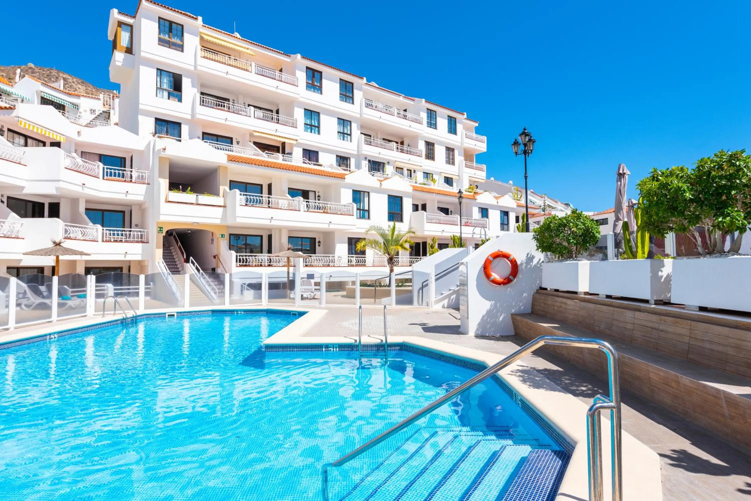 Swimming pool in Club Tenerife Apartments