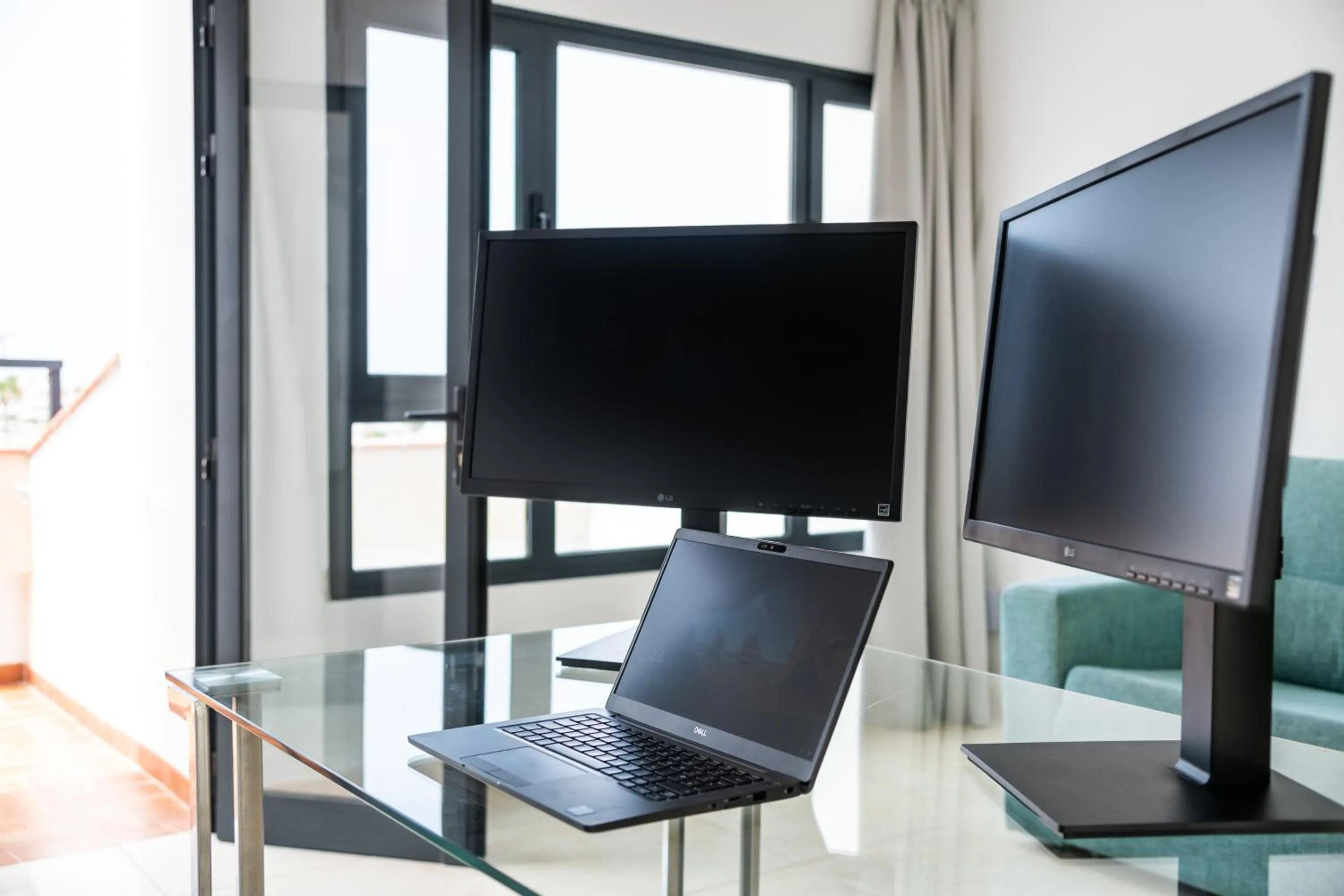 TV and multimedia in Club Tenerife Apartments