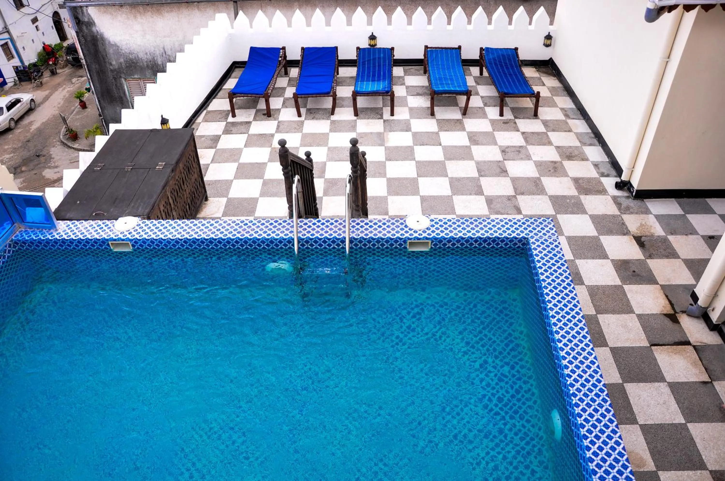 Swimming pool in Forodhani Park Hotel