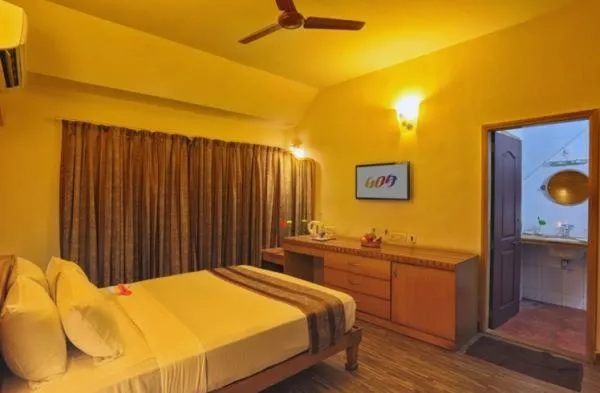 Bed in Calangute Residency