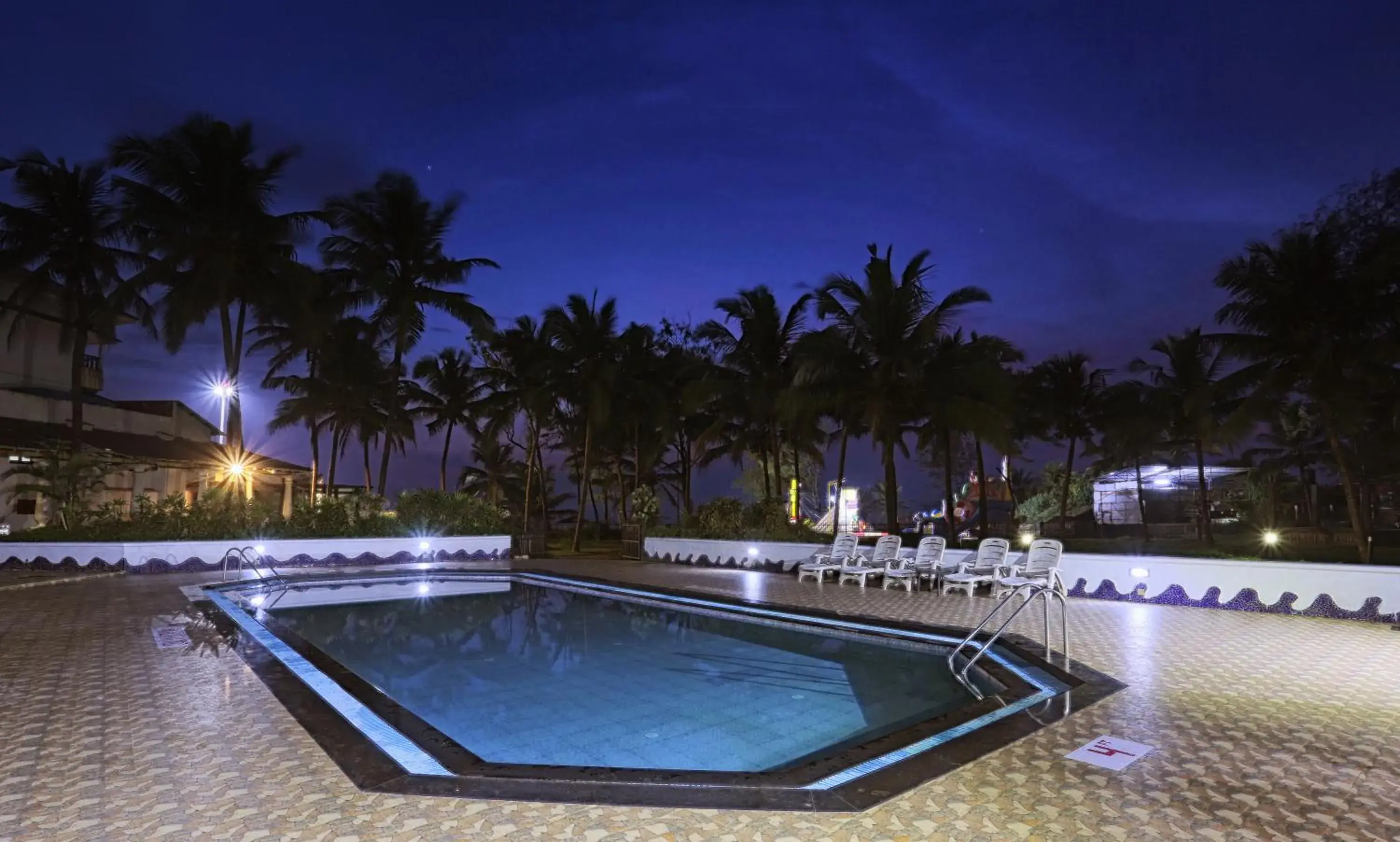 Swimming pool in Calangute Residency Swimming pool in Calangute Residency