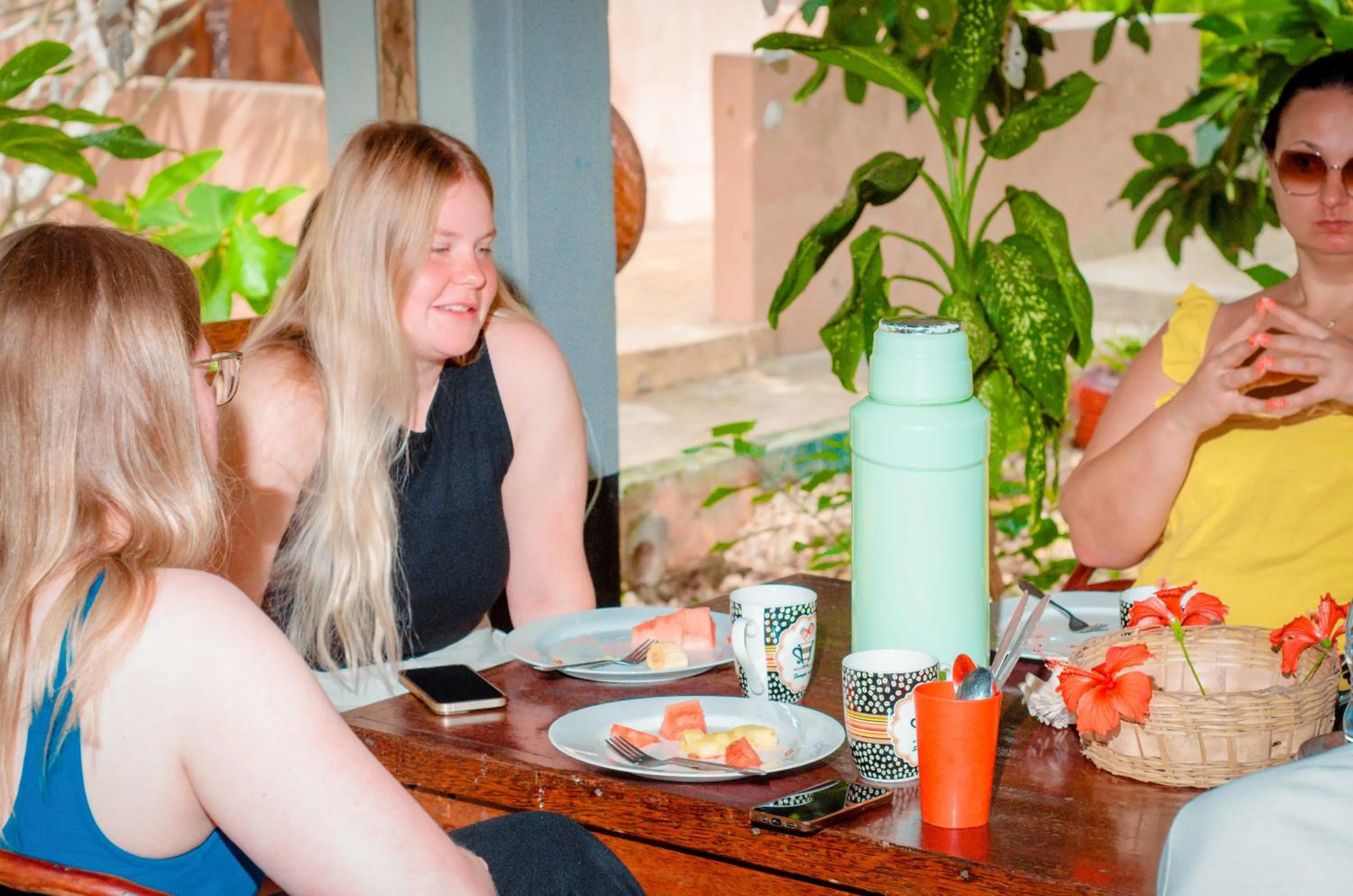 Restaurant/places to eat in Mwana House