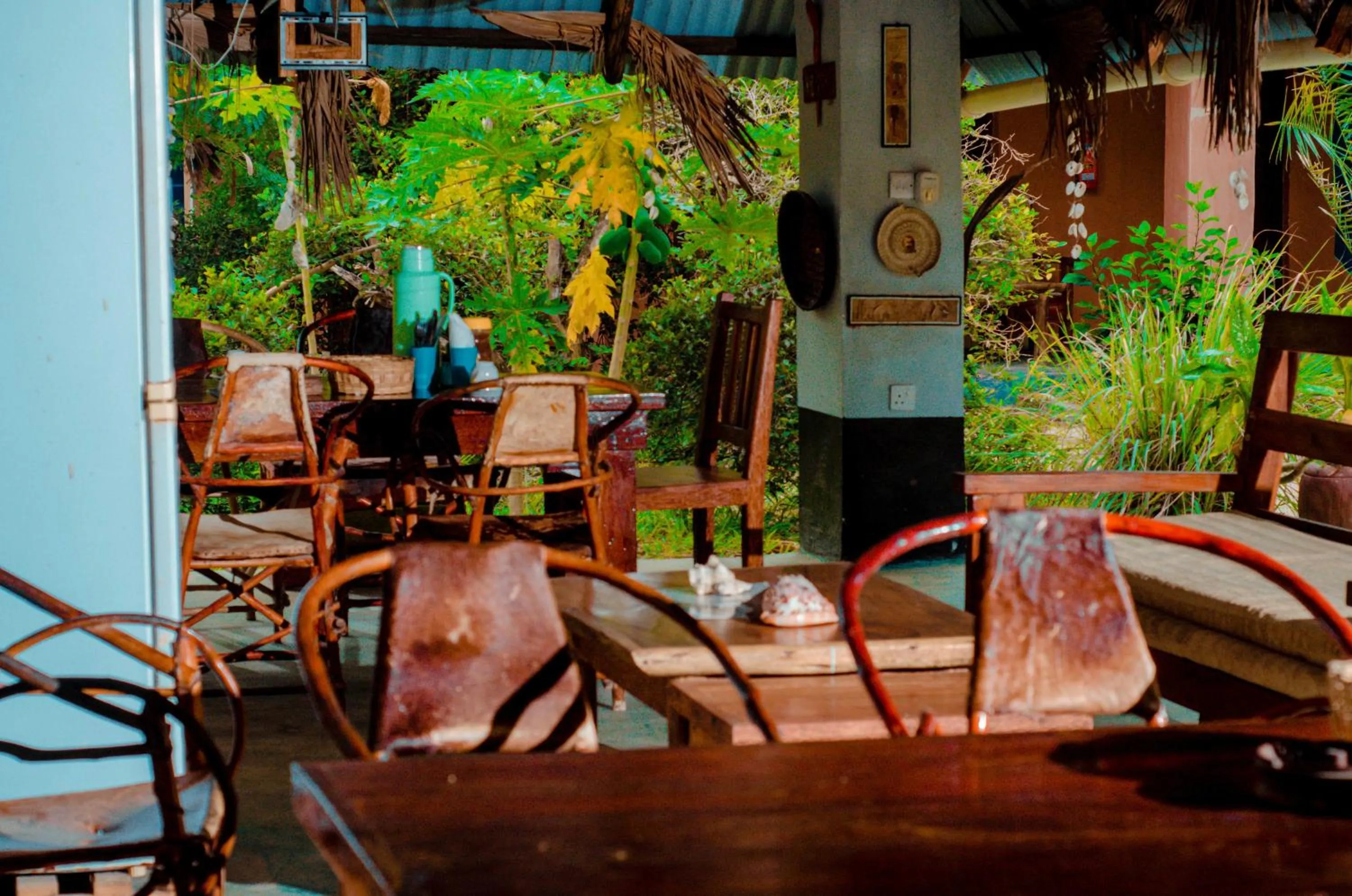 Restaurant/places to eat in Mwana House