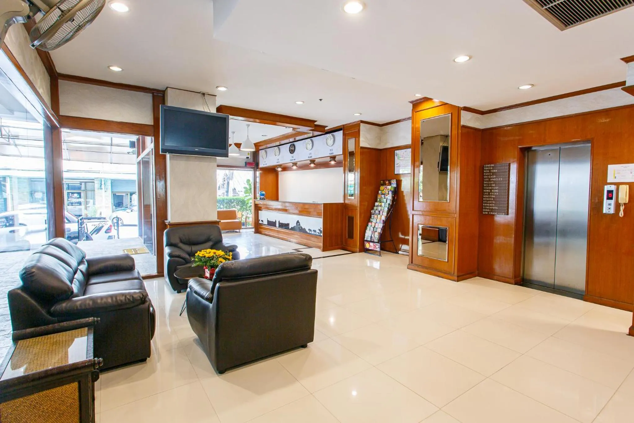 Lobby or reception in Fa Dragon