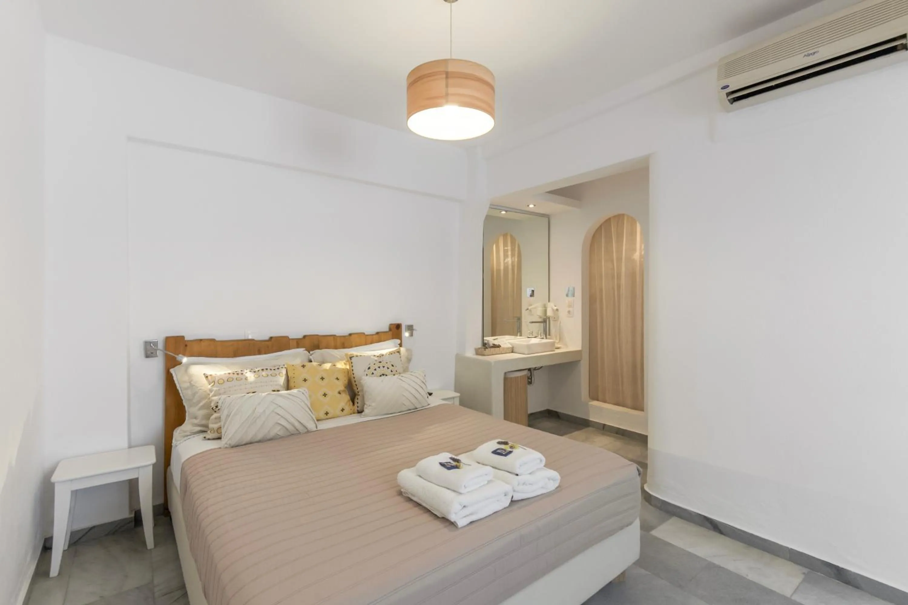 Bed in Margarita Studios Ambelas