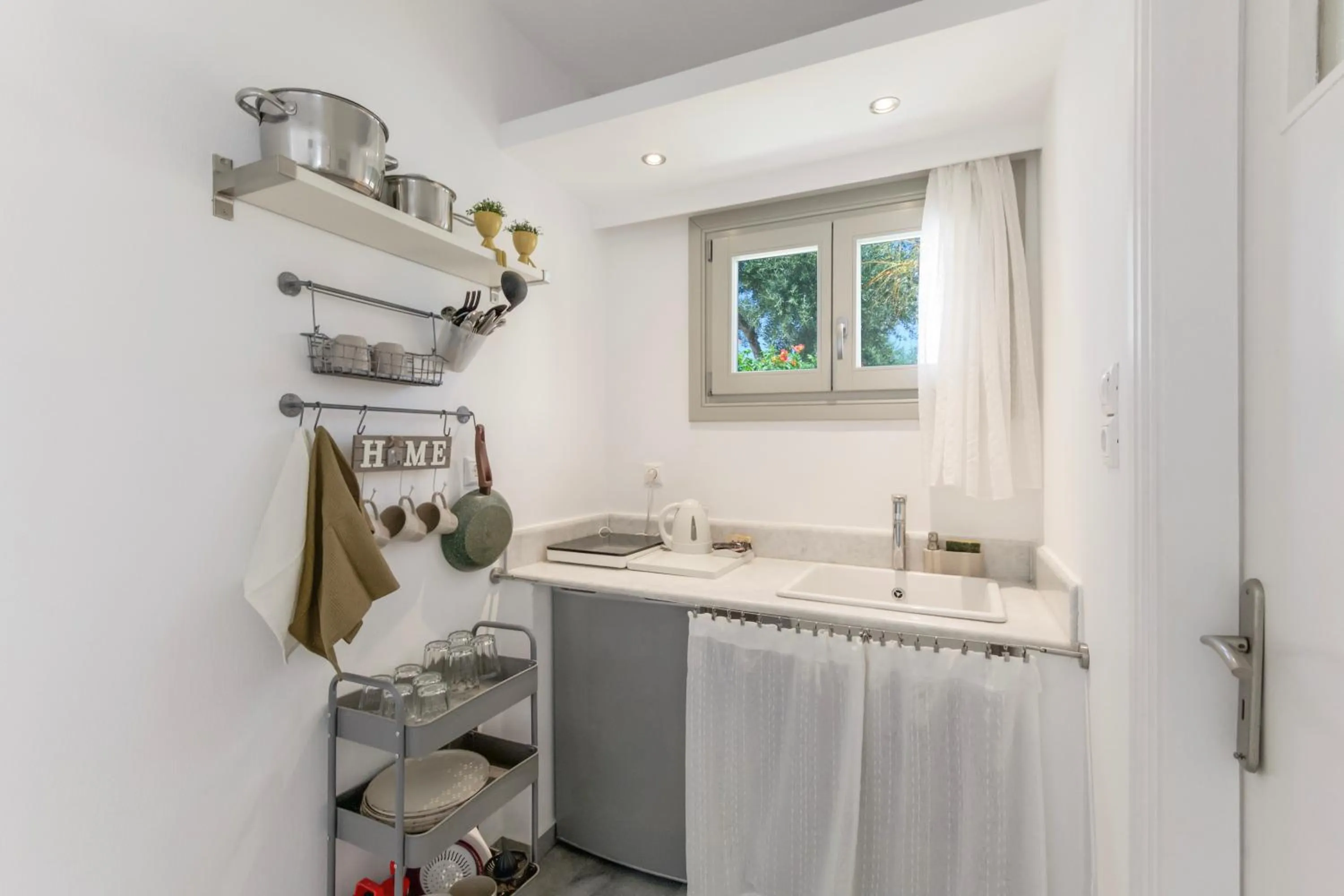 Kitchen or kitchenette in Margarita Studios Ambelas