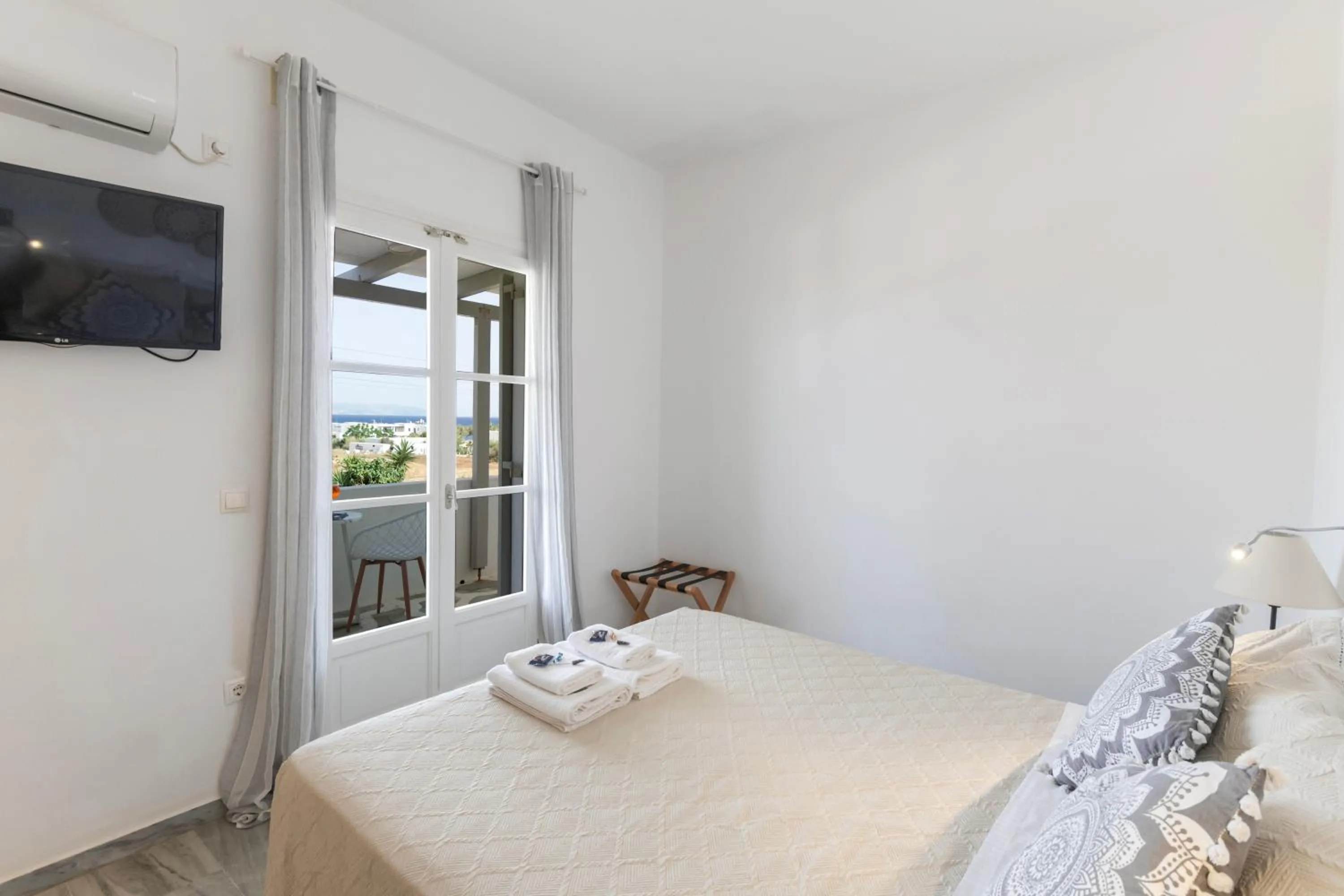 View (from property/room), Bed in Margarita Studios Ambelas