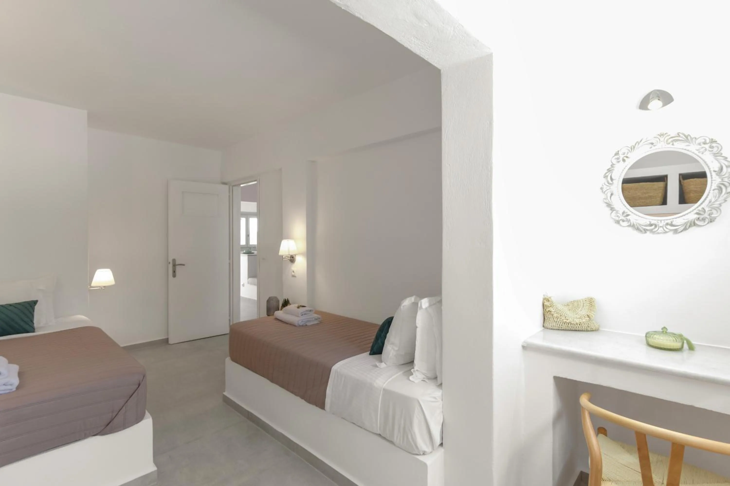 Photo of the whole room, Bed in Margarita Studios Ambelas