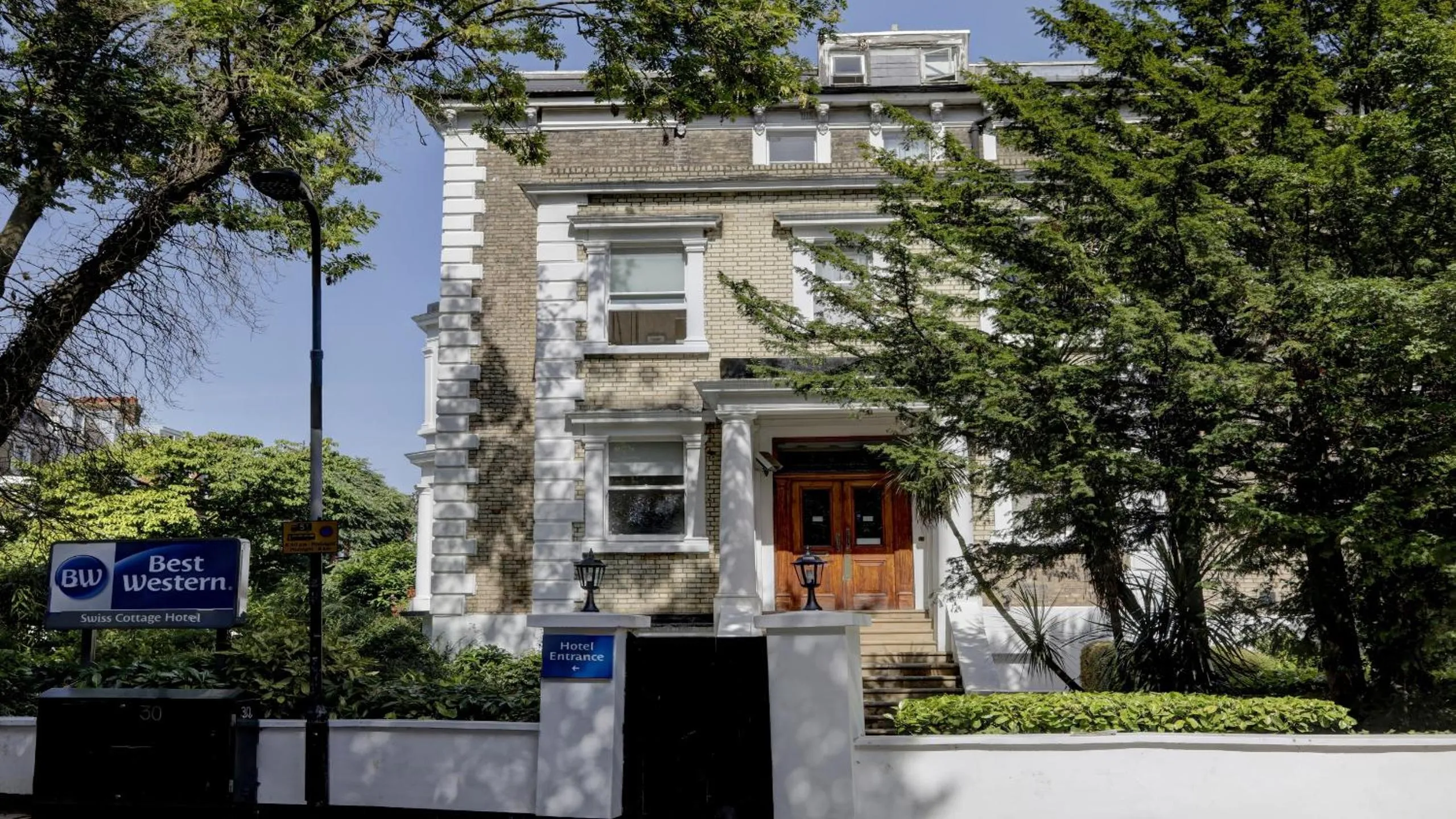 Property building in Best Western Swiss Cottage Hotel