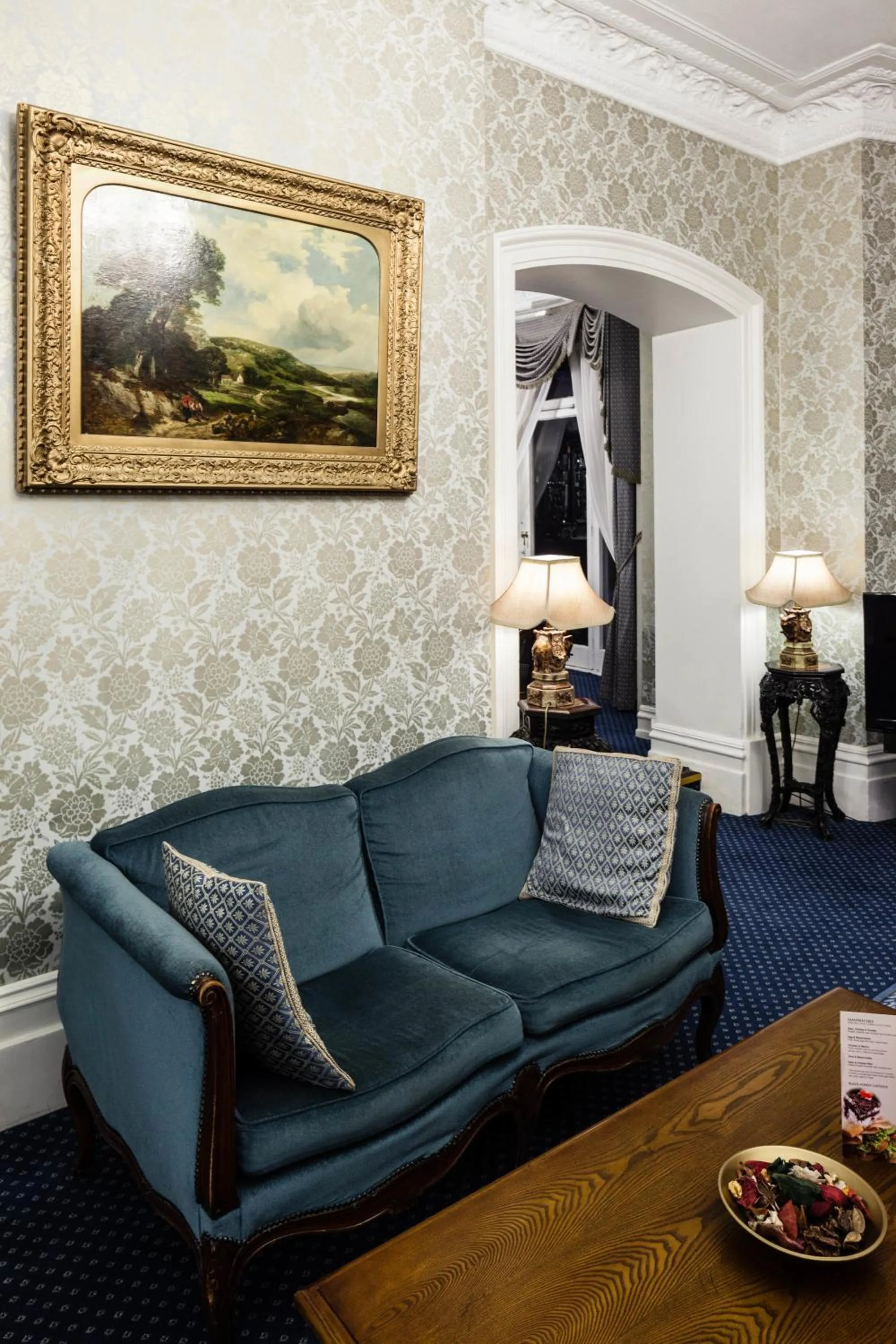 Lounge or bar in Best Western Swiss Cottage Hotel