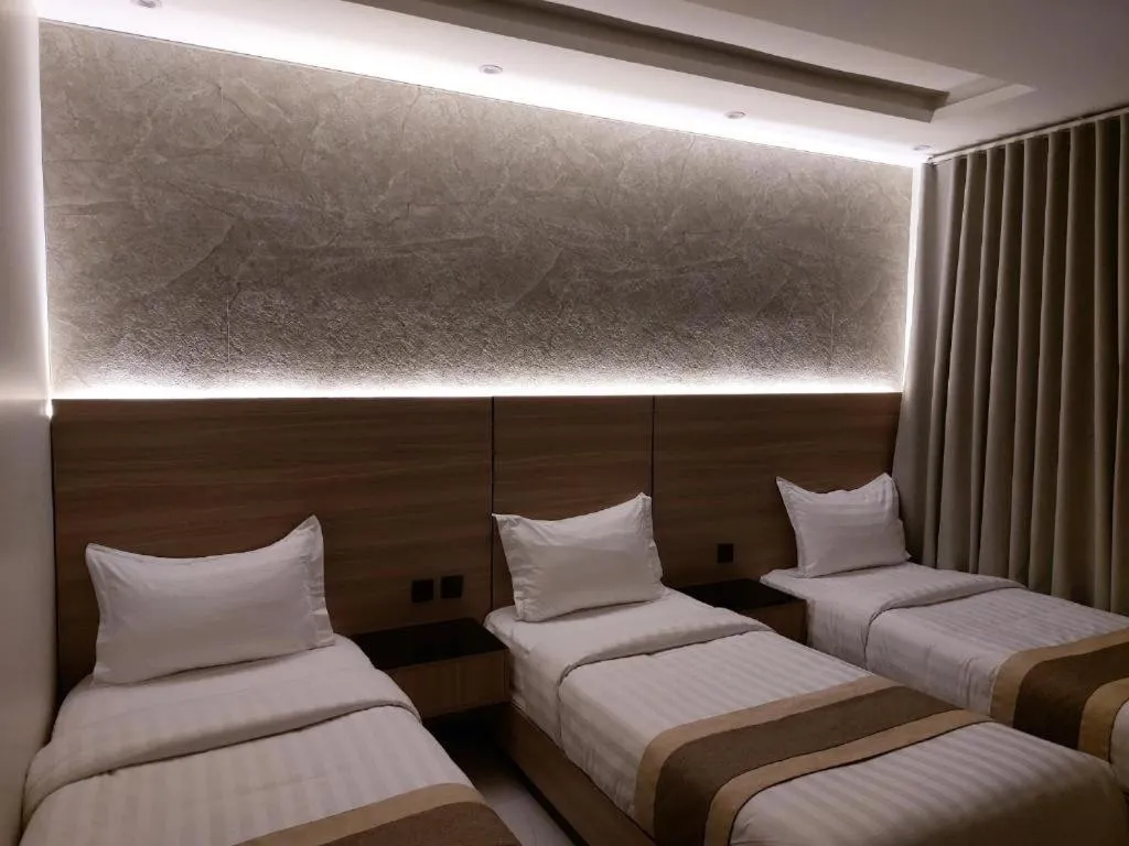 Elite House