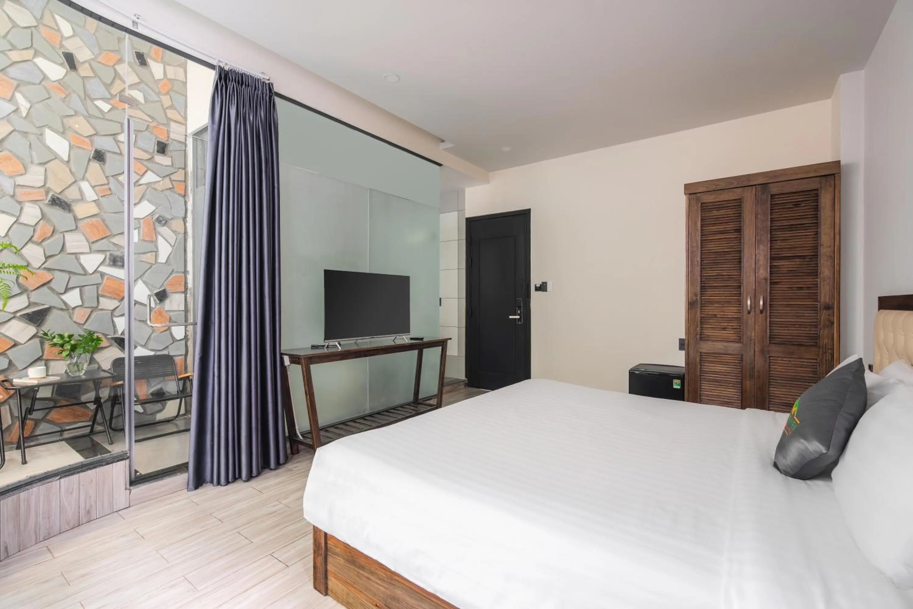 Bed in Greenview City Hotel