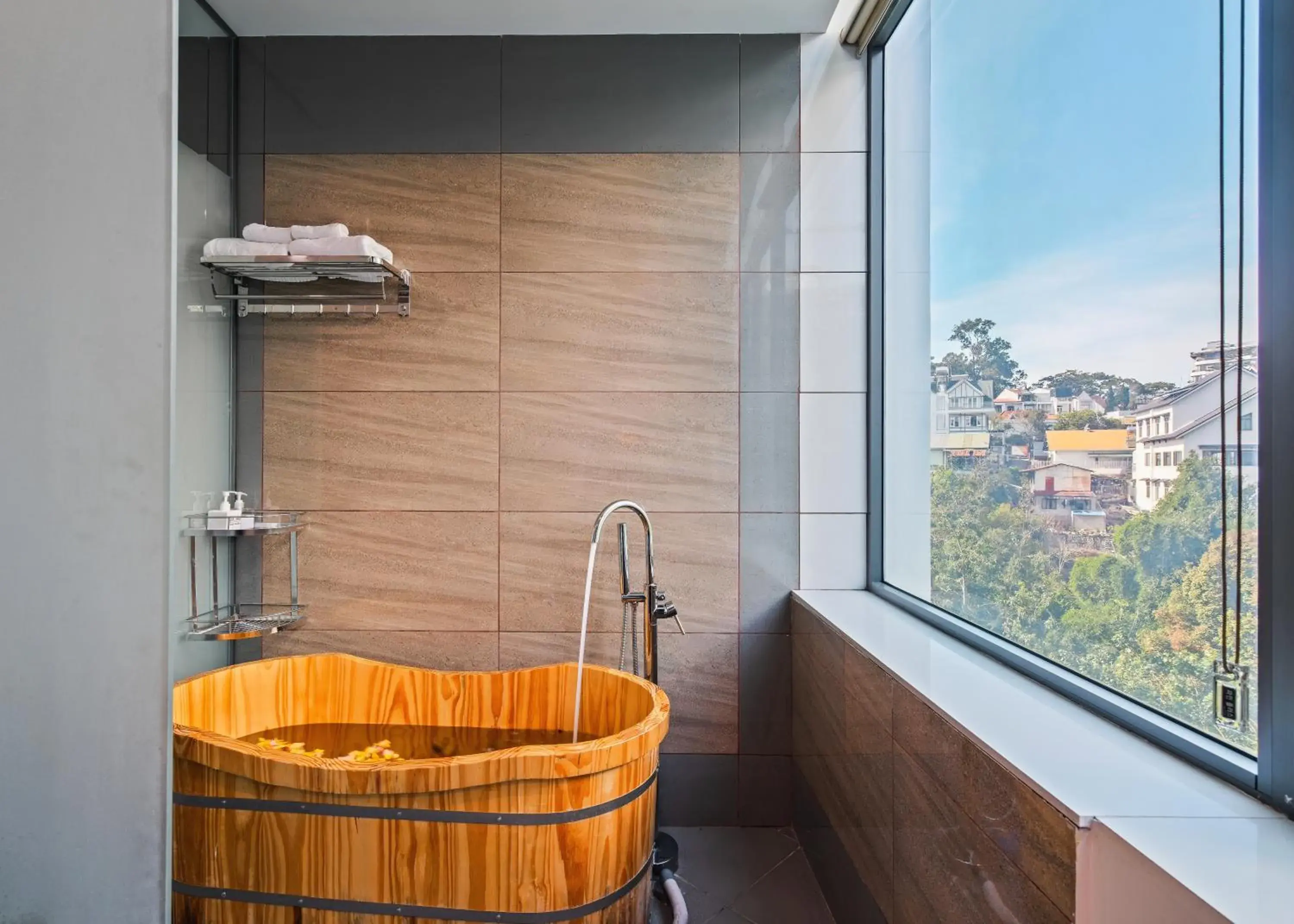 Day in Greenview City Hotel Day in Greenview City Hotel