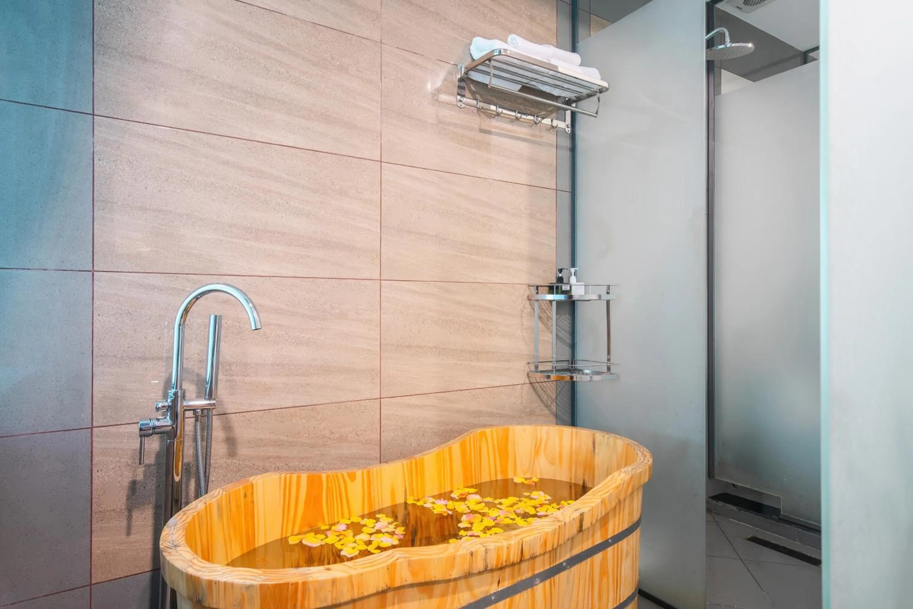 Bath in Greenview City Hotel