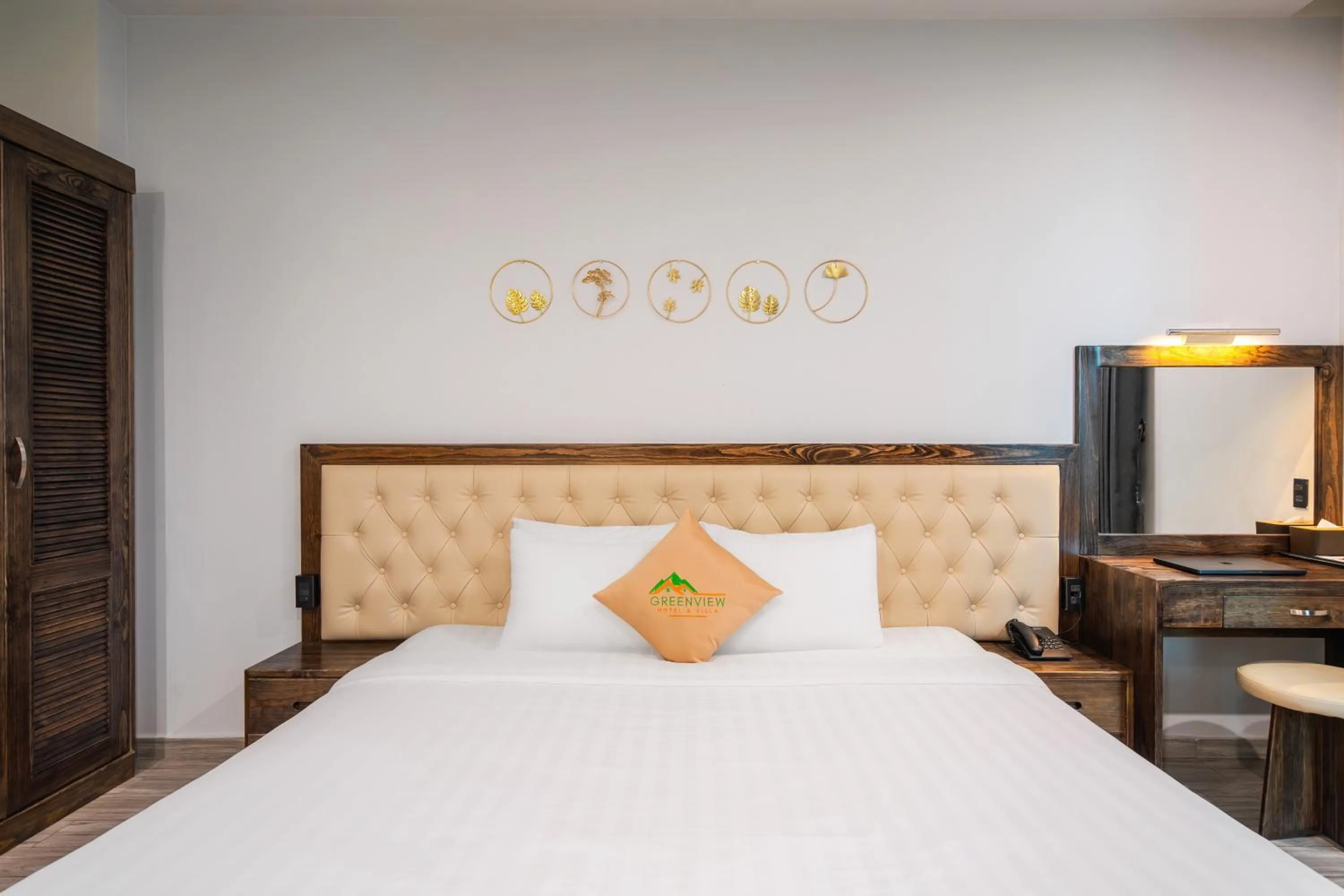 Bed in Greenview City Hotel