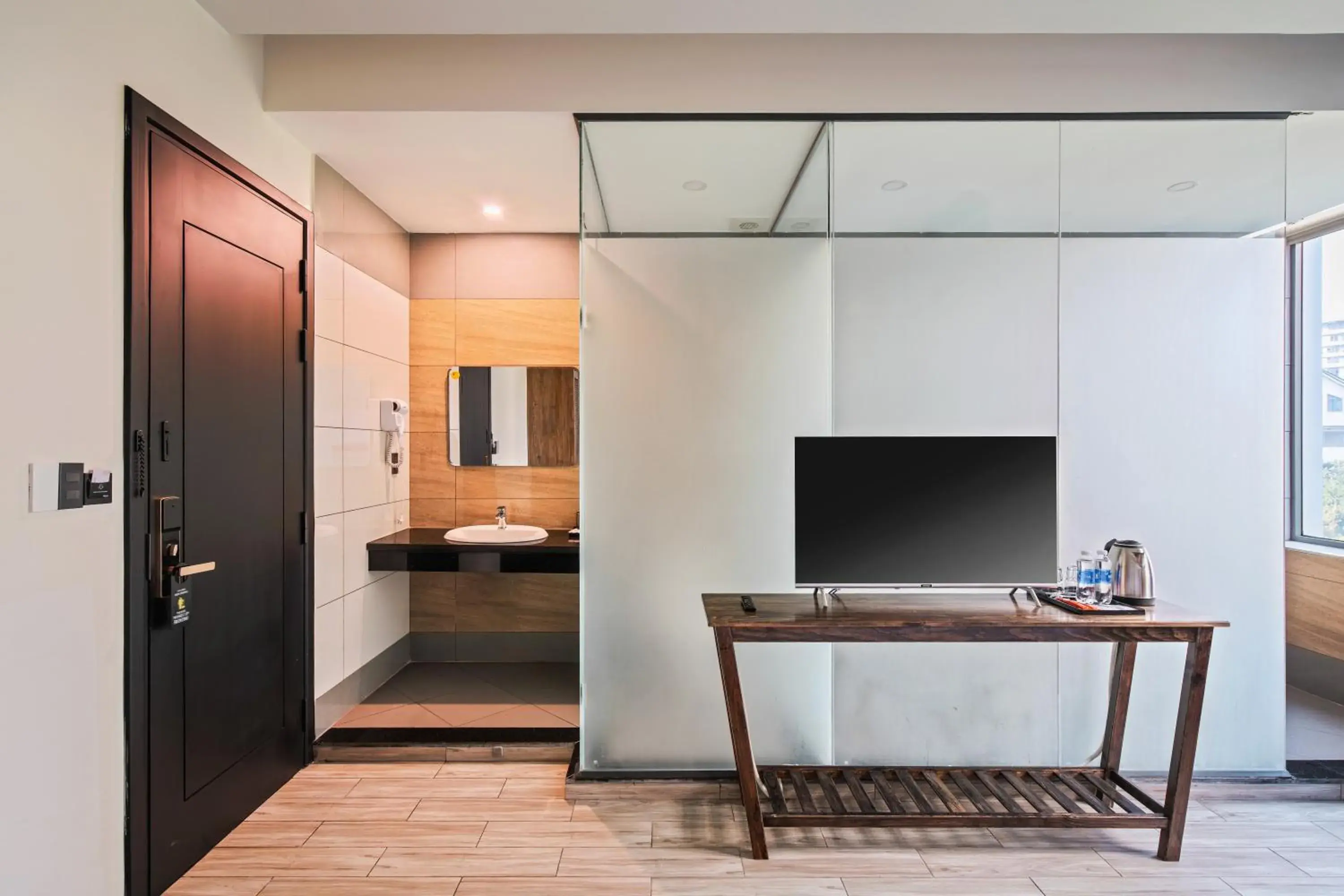 Photo of the whole room, Bed in Greenview City Hotel Photo of the whole room, Bed in Greenview City Hotel