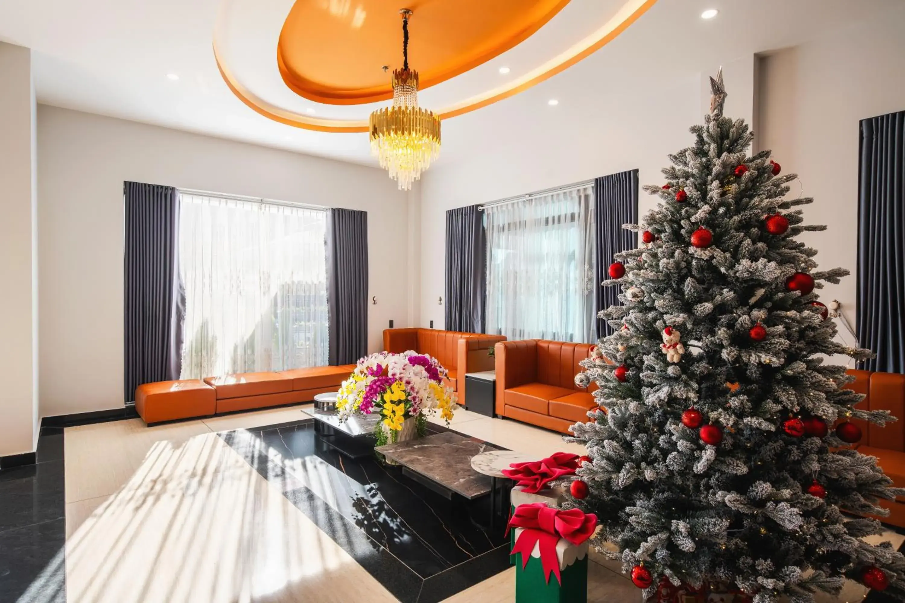 Communal lounge/ TV room in Greenview City Hotel Communal lounge/ TV room in Greenview City Hotel