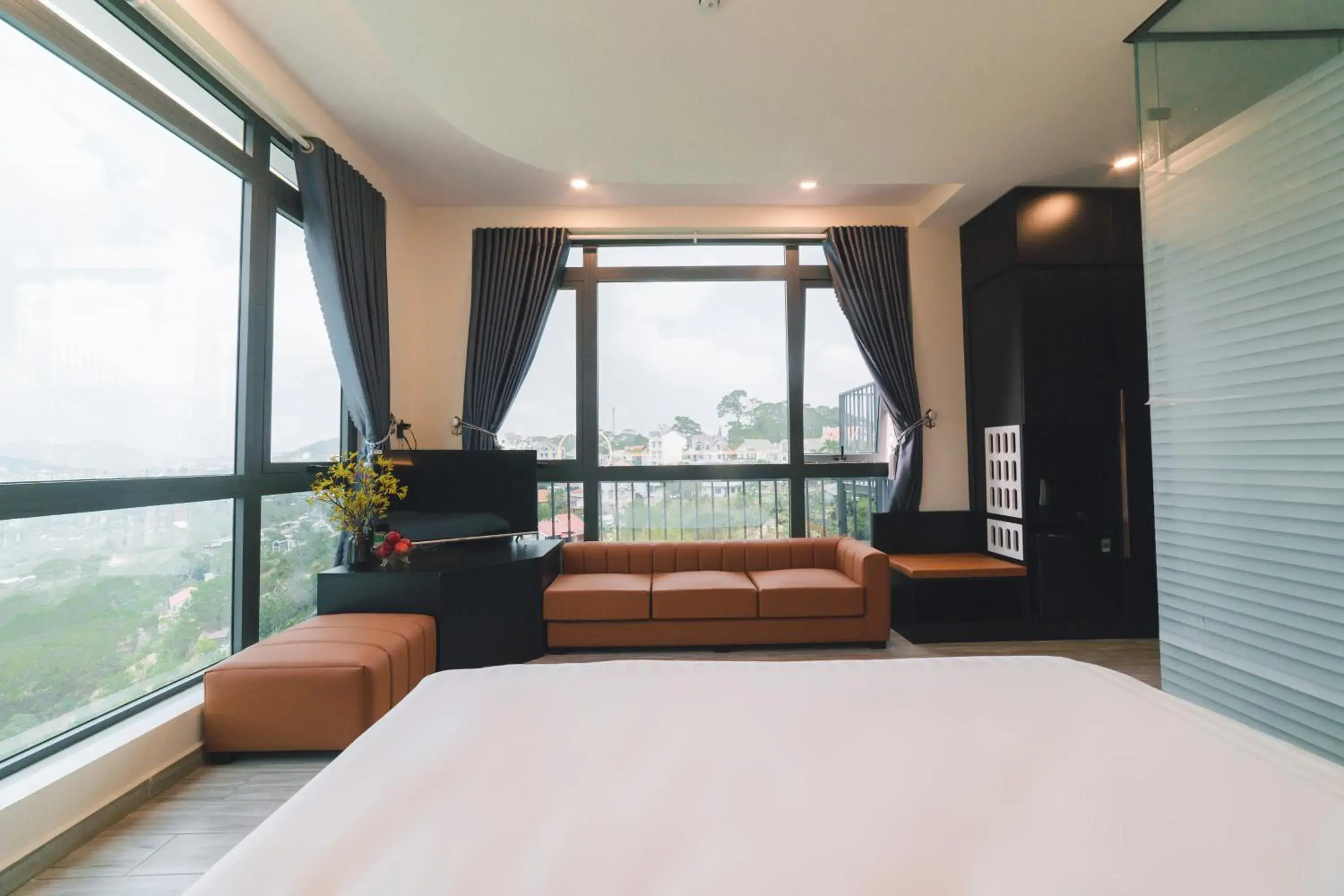 Photo of the whole room, Bed in Greenview City Hotel Photo of the whole room, Bed in Greenview City Hotel