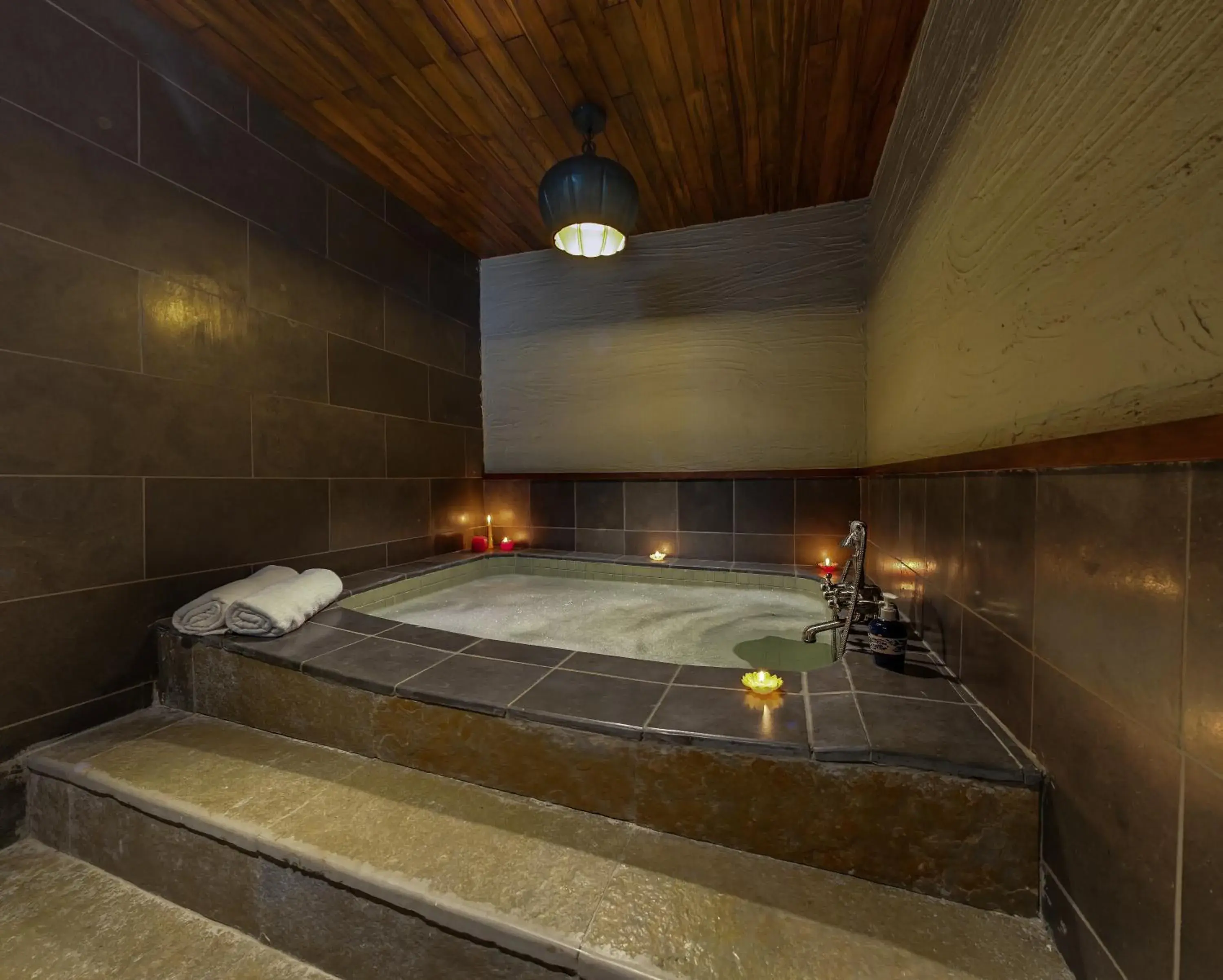 Hot Tub, Bed in Nisarg Resort Hot Tub, Bed in Nisarg Resort