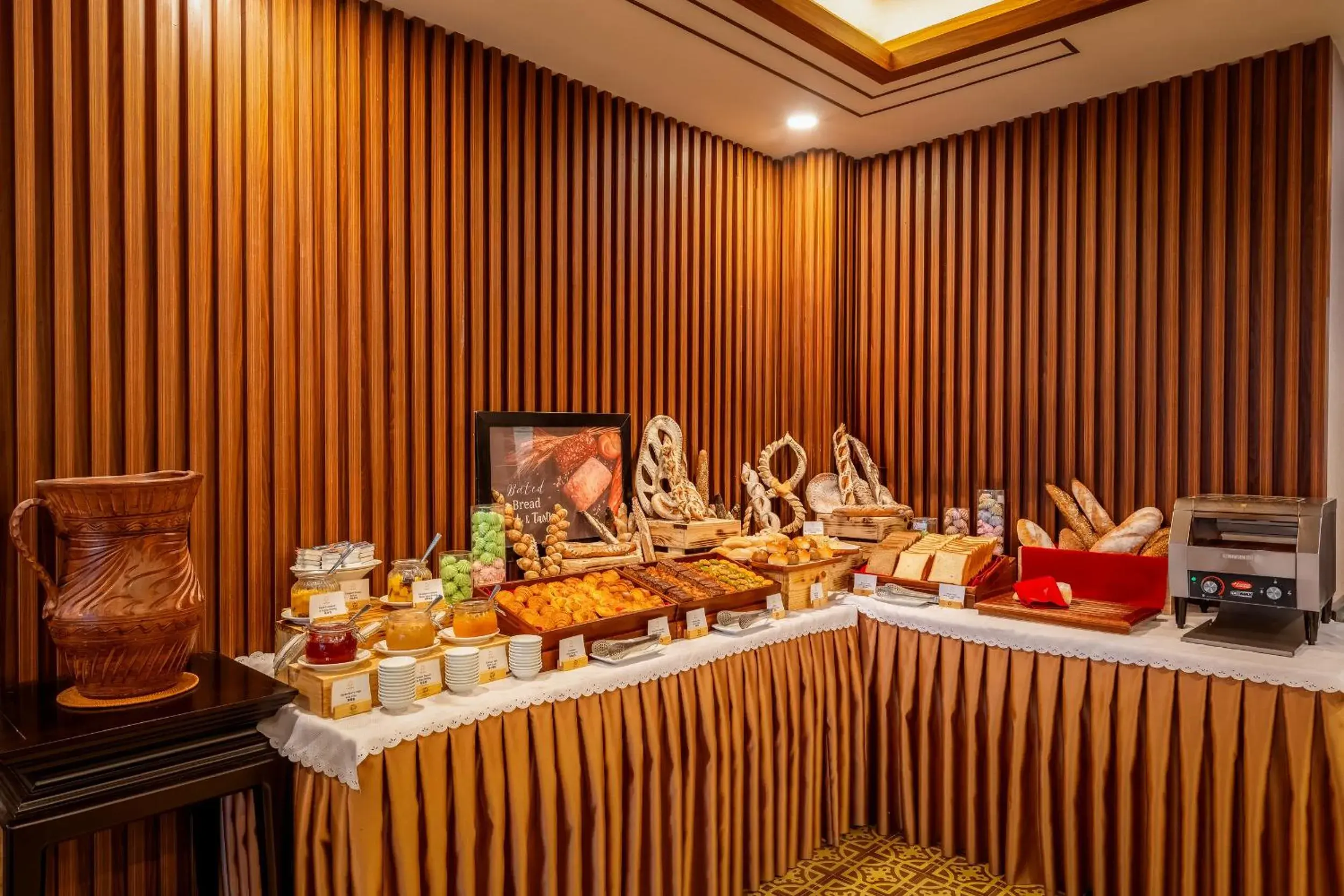 Restaurant/places to eat in The Saga Hotel Hoi An Restaurant/places to eat in The Saga Hotel Hoi An