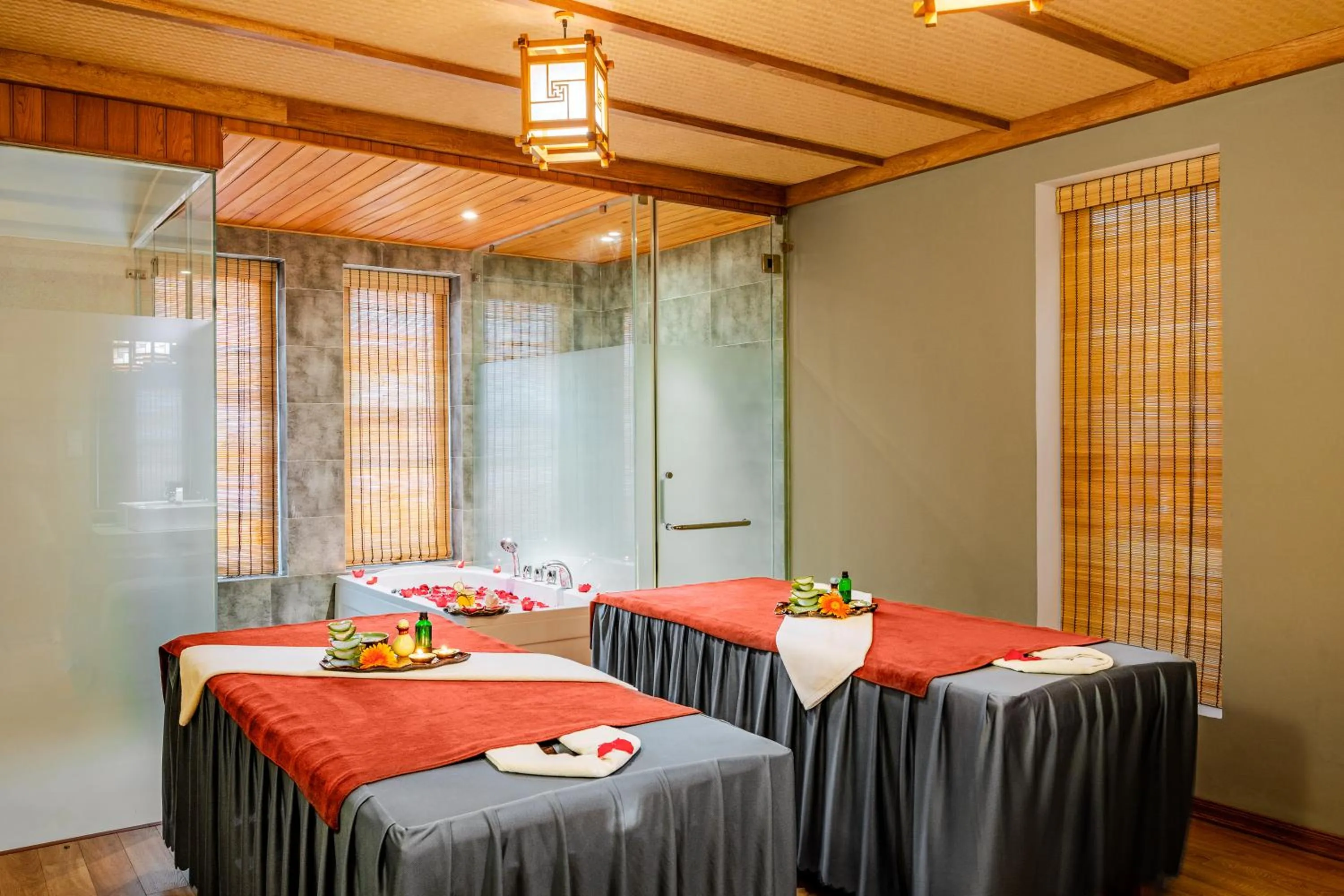 Massage, Bed in The Saga Hotel Hoi An