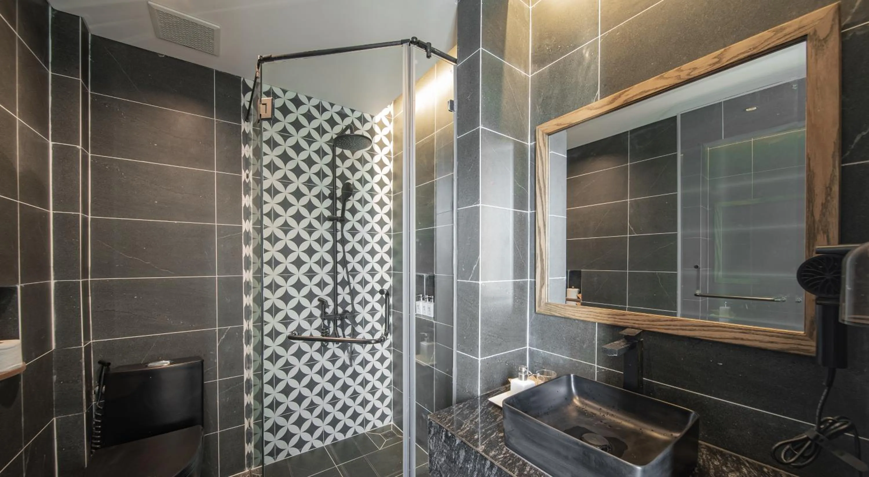 Shower in TK Phu Quoc Hotel - Grand World Phu Quoc