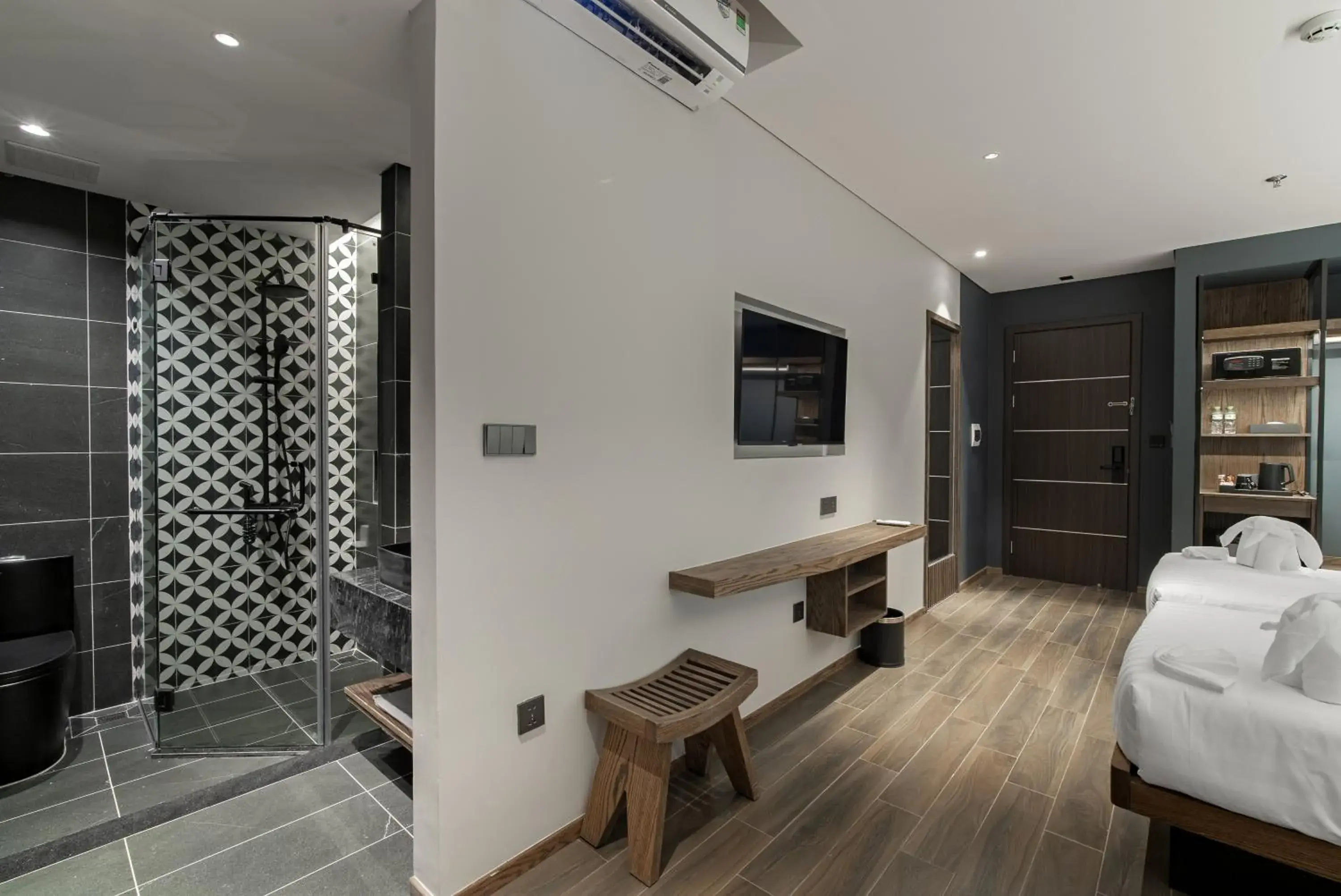 air conditioner, Bed in TK Phu Quoc Hotel - Grand World Phu Quoc air conditioner, Bed in TK Phu Quoc Hotel - Grand World Phu Quoc