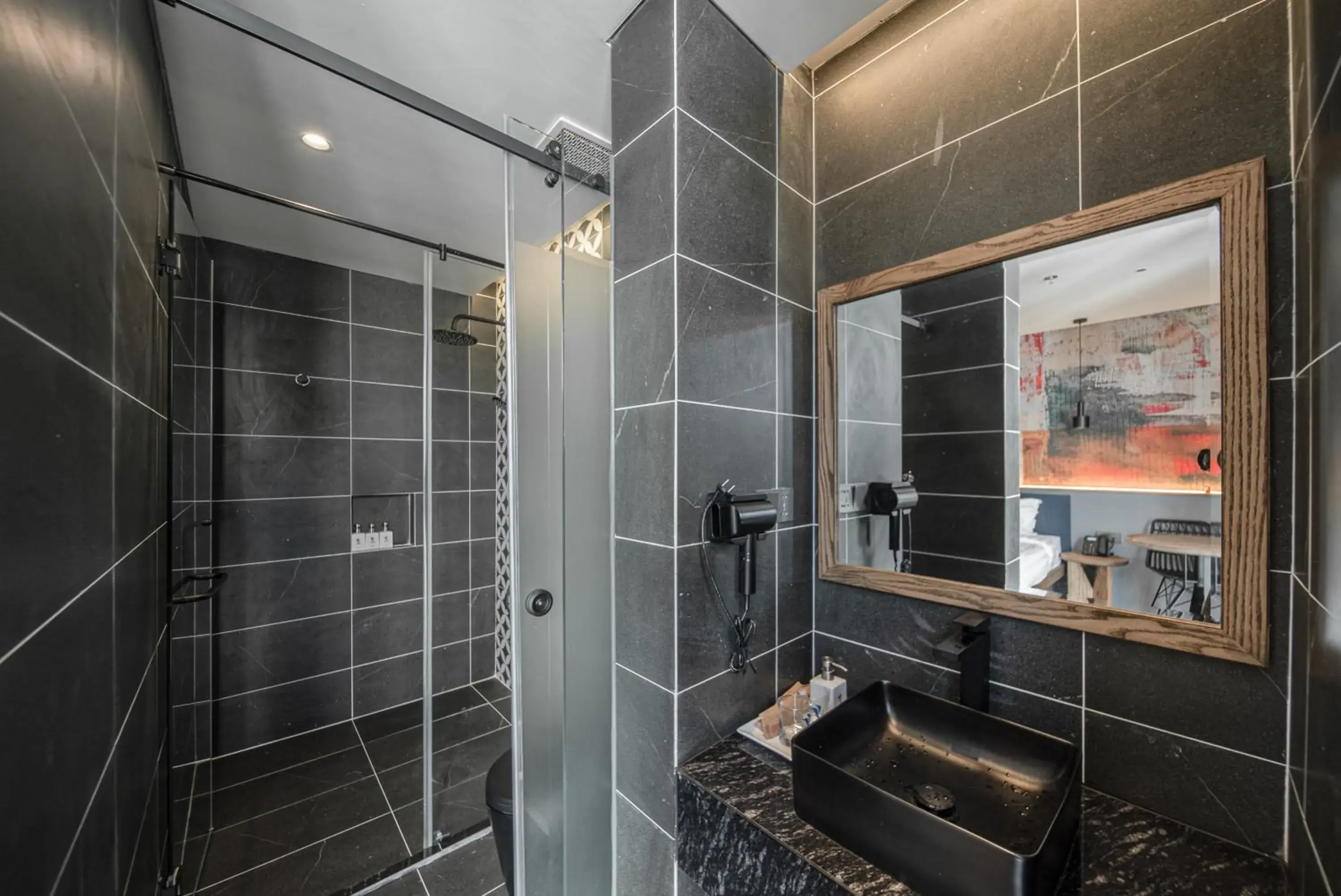 Shower in TK Phu Quoc Hotel - Grand World Phu Quoc Shower in TK Phu Quoc Hotel - Grand World Phu Quoc