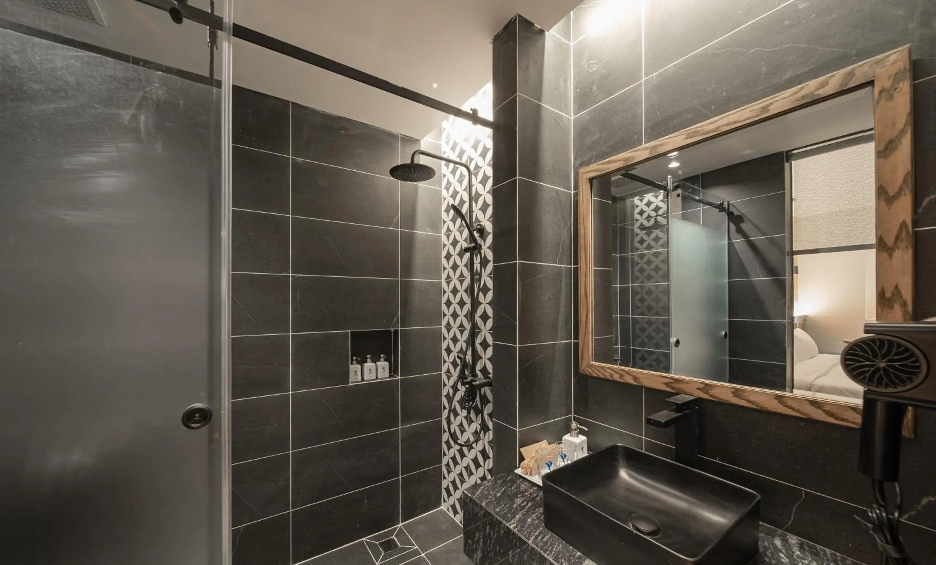 Shower in TK Phu Quoc Hotel - Grand World Phu Quoc Shower in TK Phu Quoc Hotel - Grand World Phu Quoc