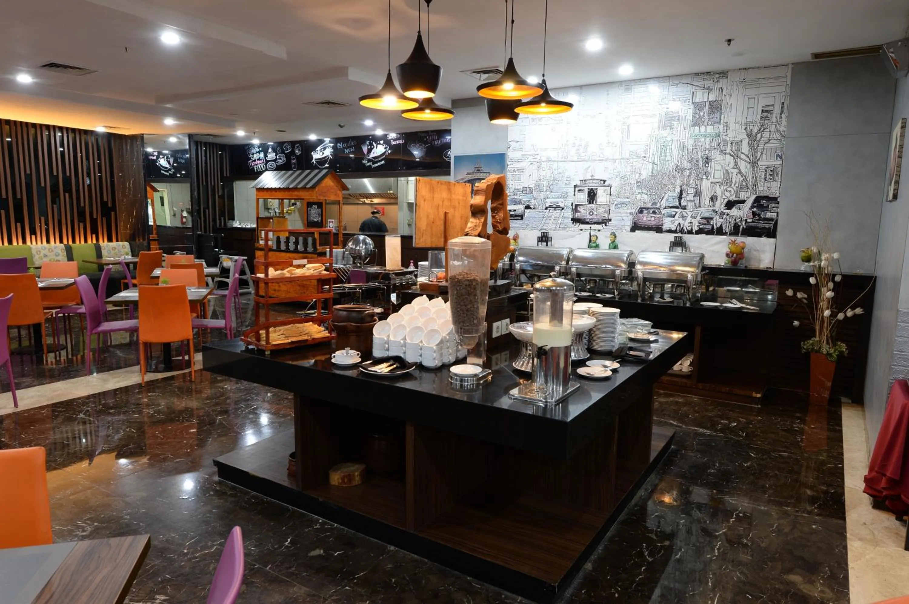Restaurant/places to eat in HORU HOTEL MANGGA DUA SQUARE