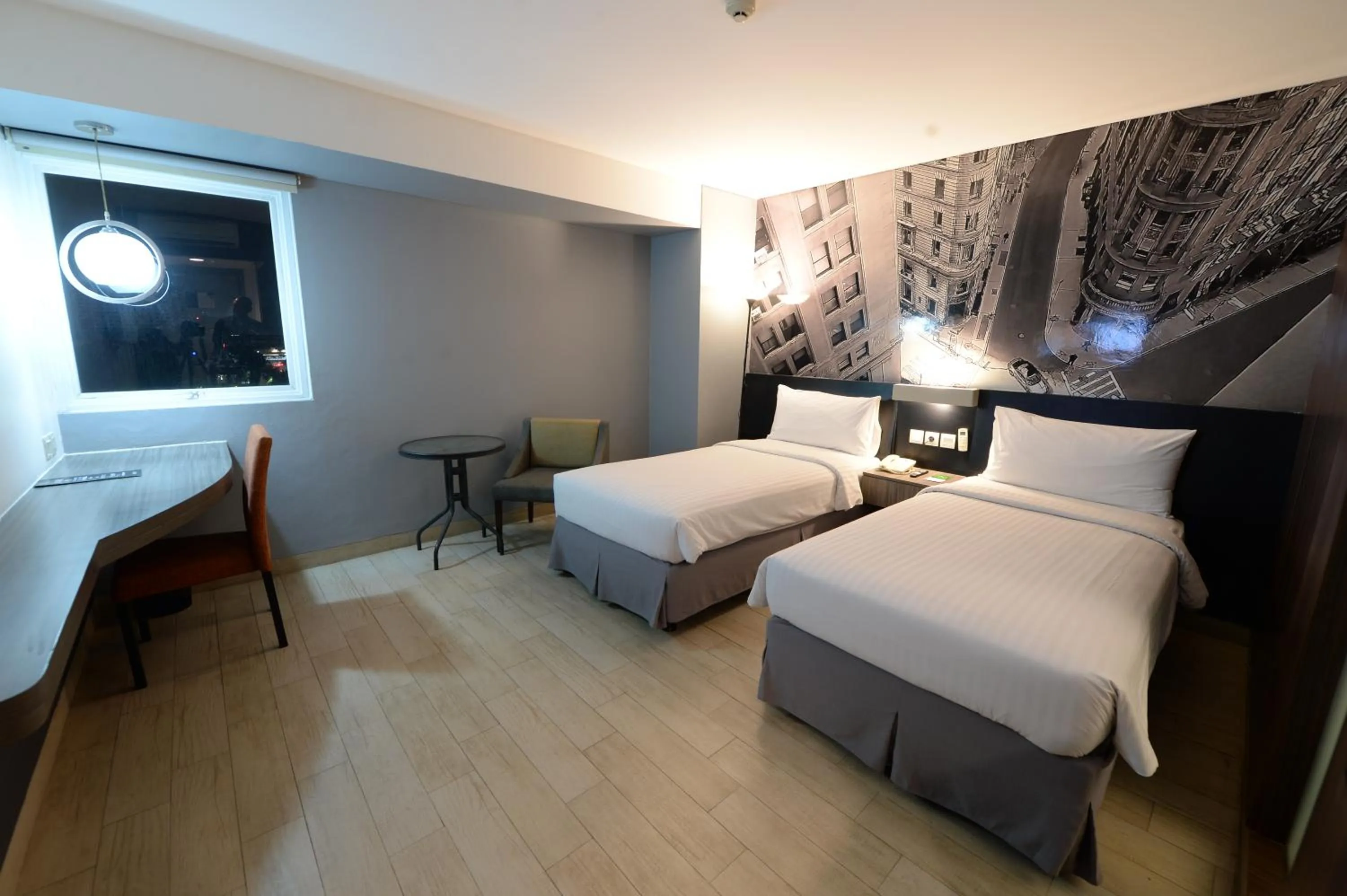 Guests, Bed in HORU HOTEL MANGGA DUA SQUARE